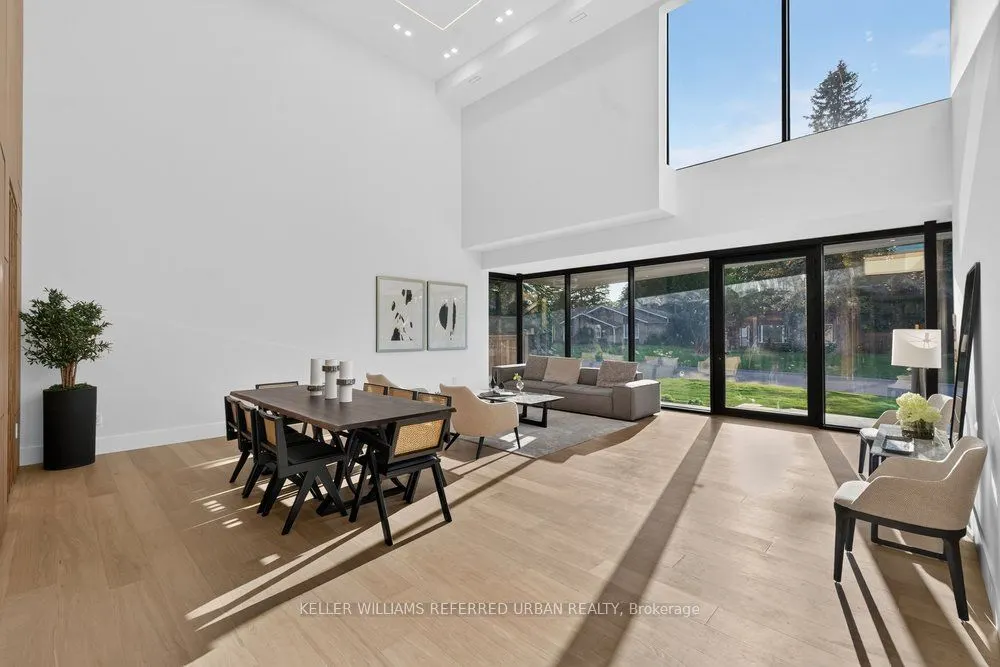 11 Knowles Crescent