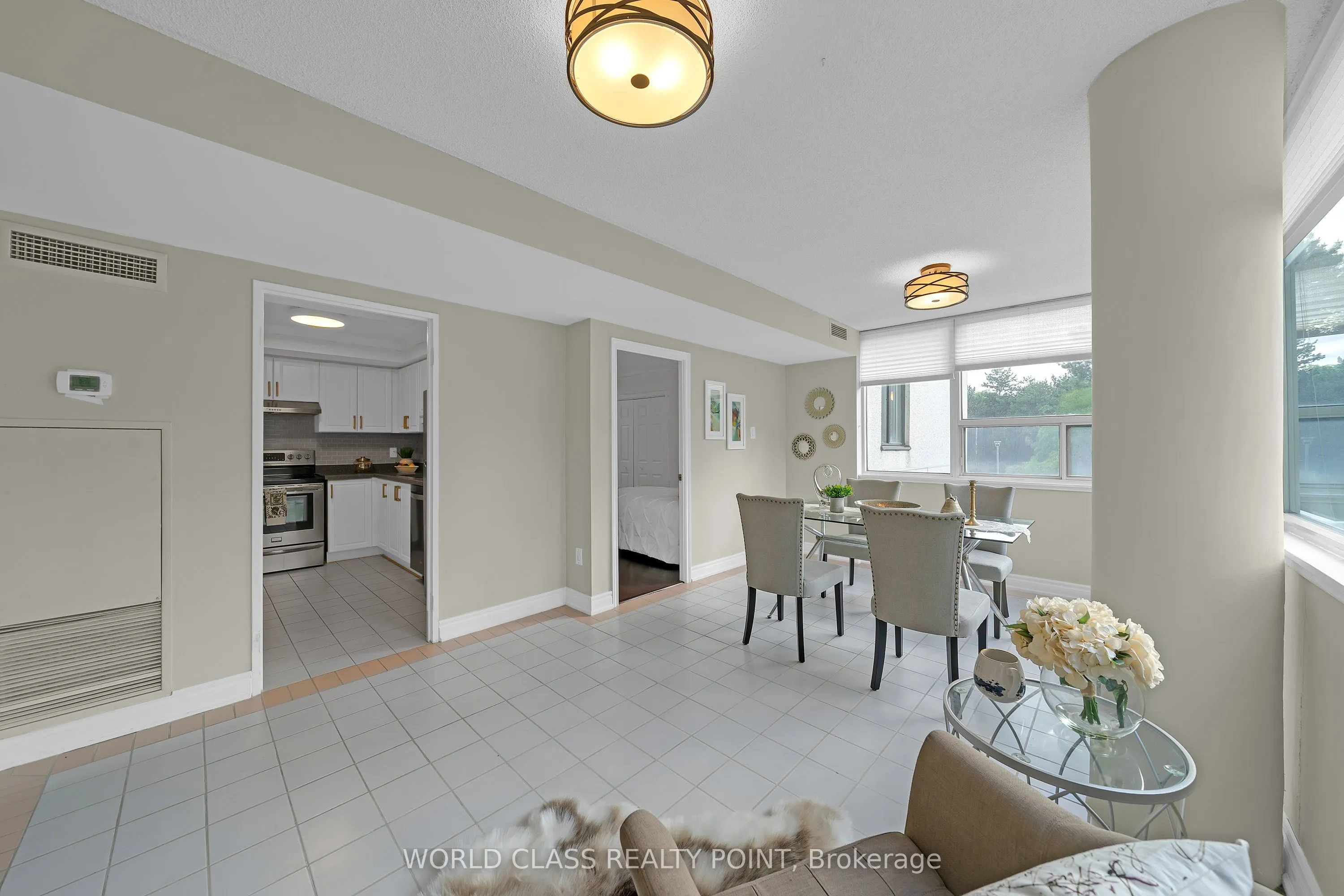 40 Harding Boulevard #201