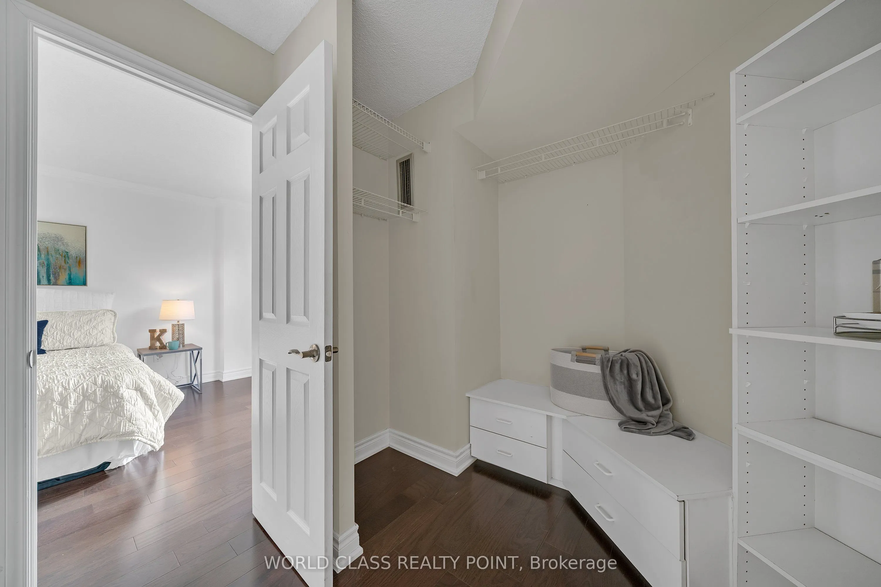40 Harding Boulevard #201