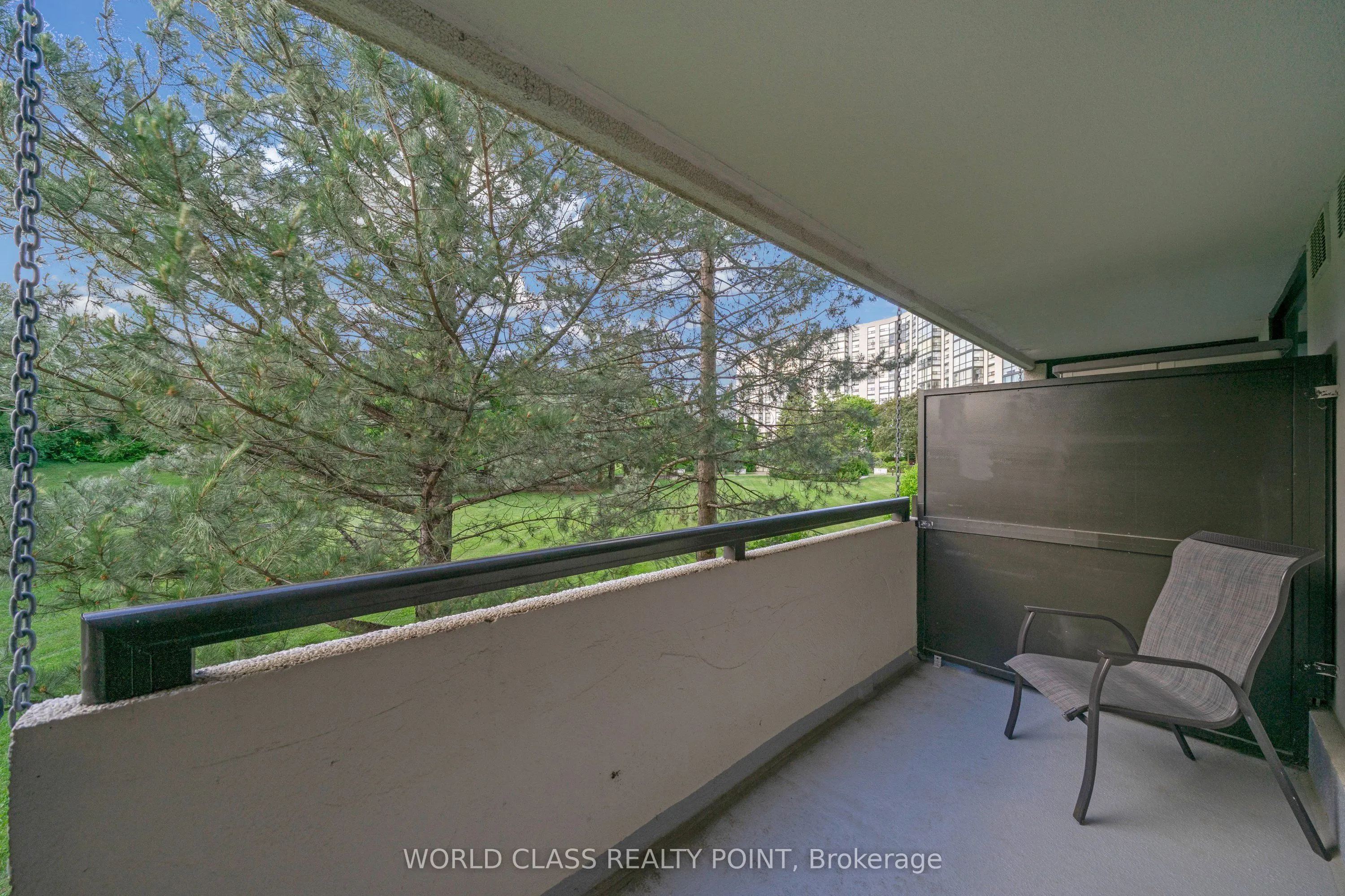 40 Harding Boulevard #201