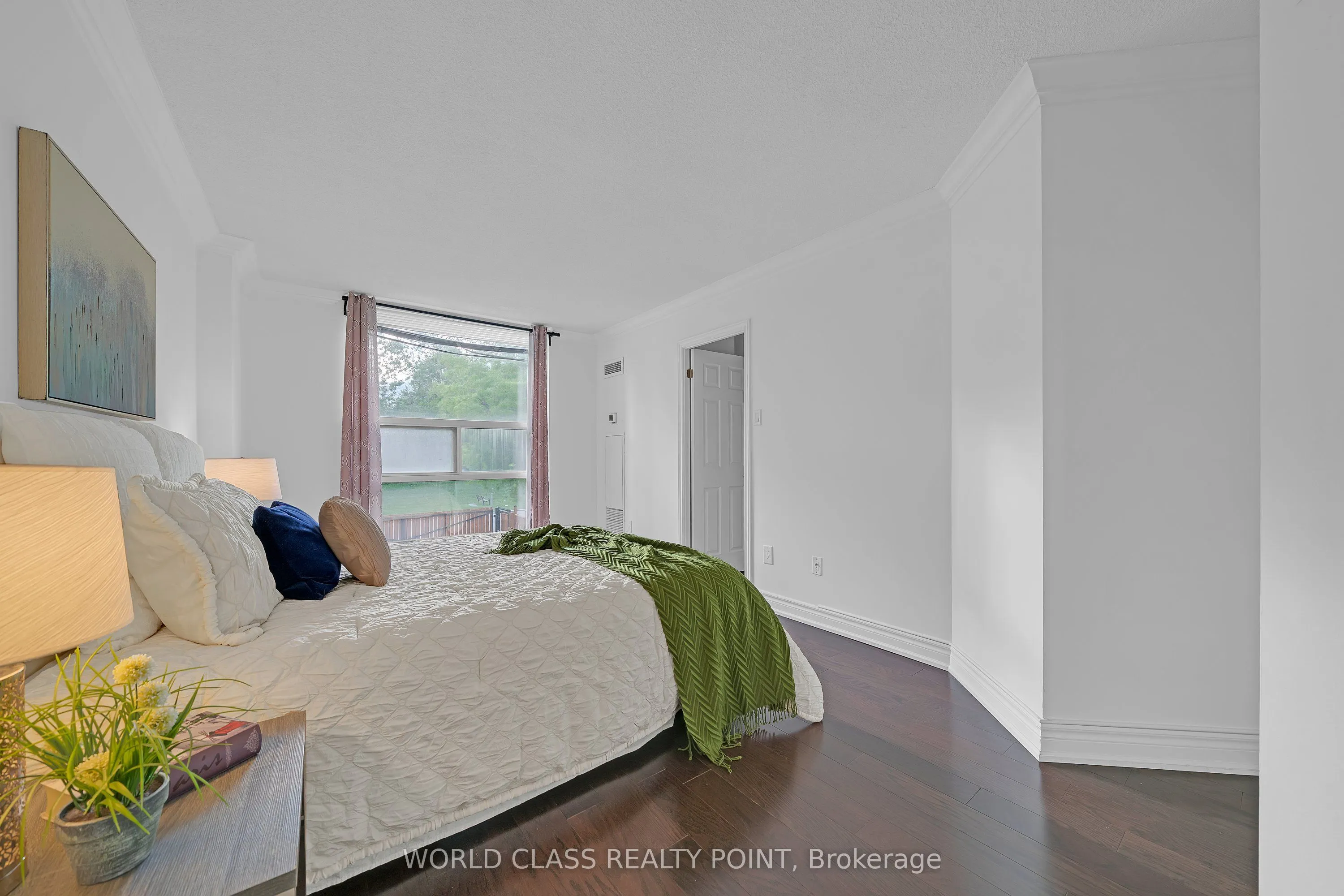 40 Harding Boulevard #201