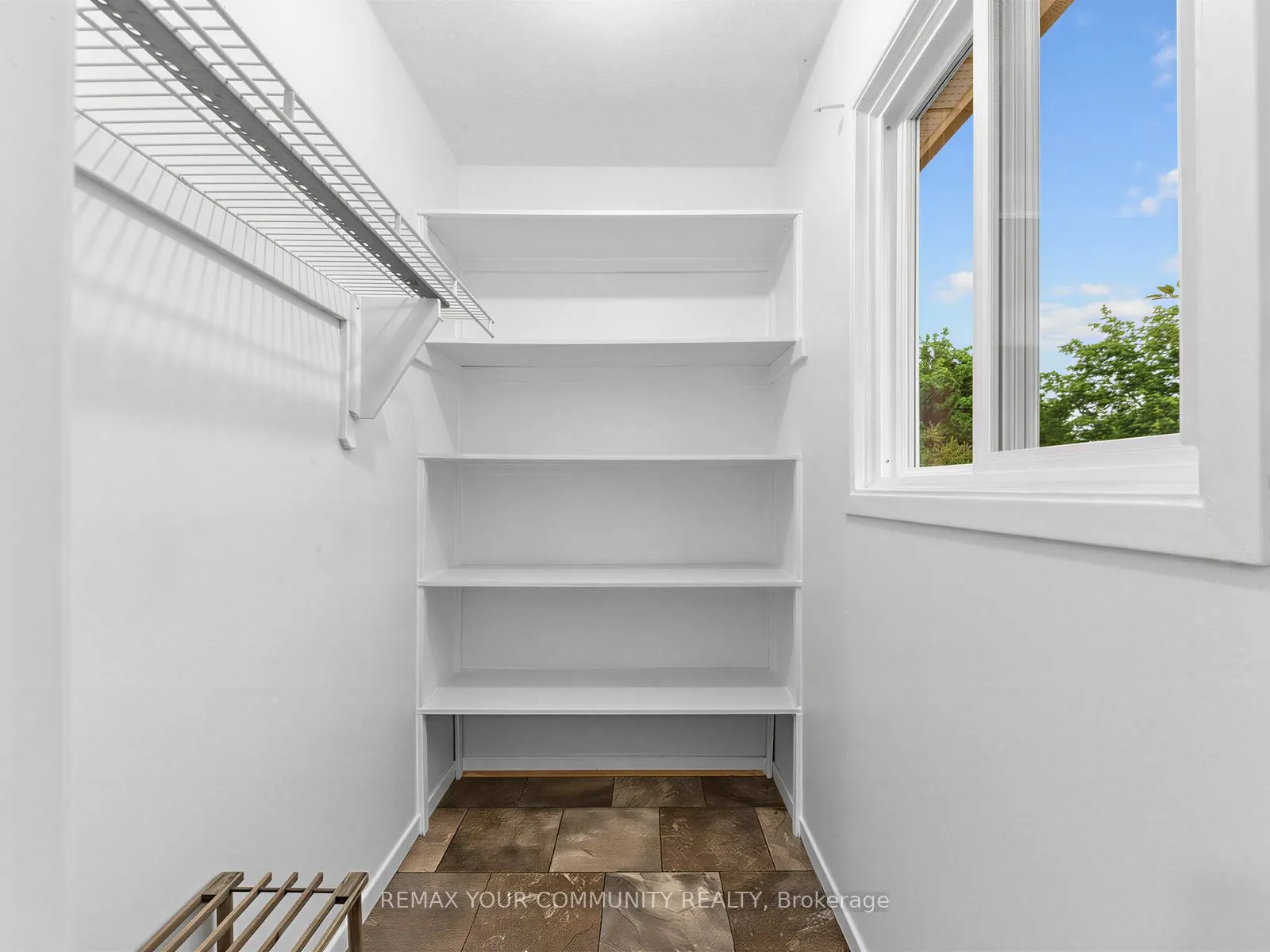 88 Dana Crescent