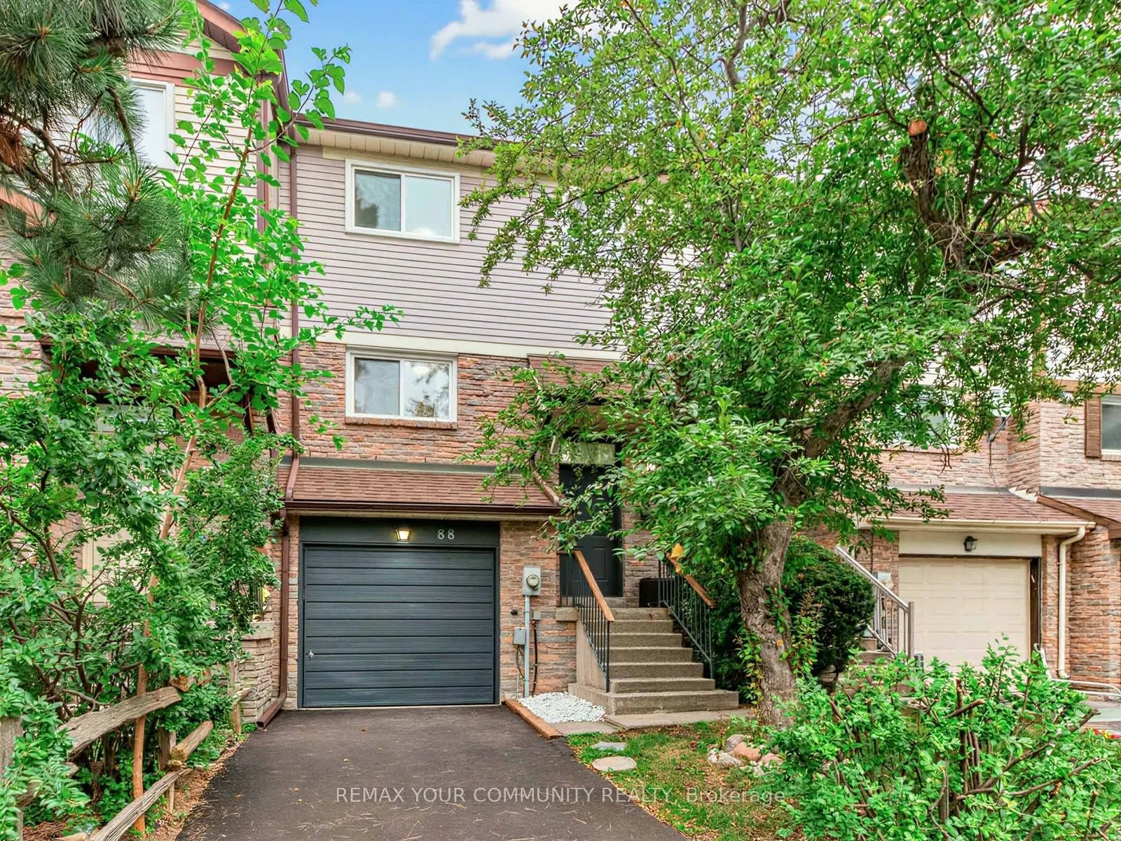 88 Dana Crescent