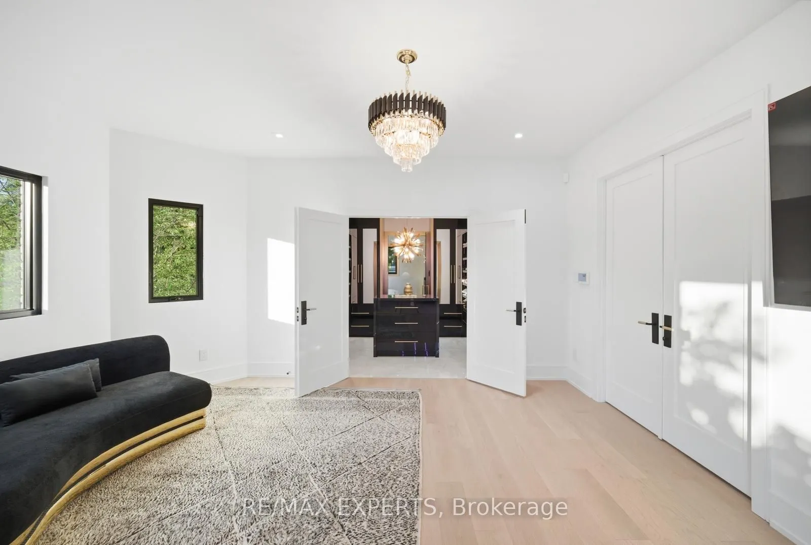 82 Westwood Lane