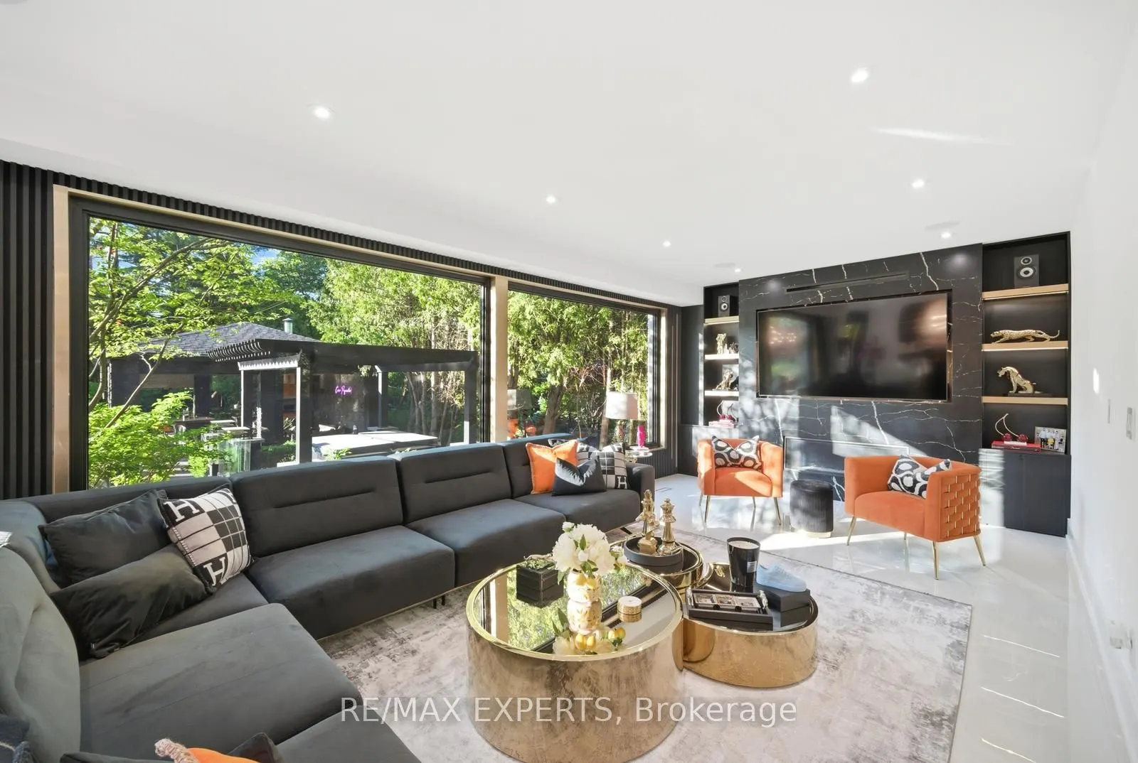 82 Westwood Lane