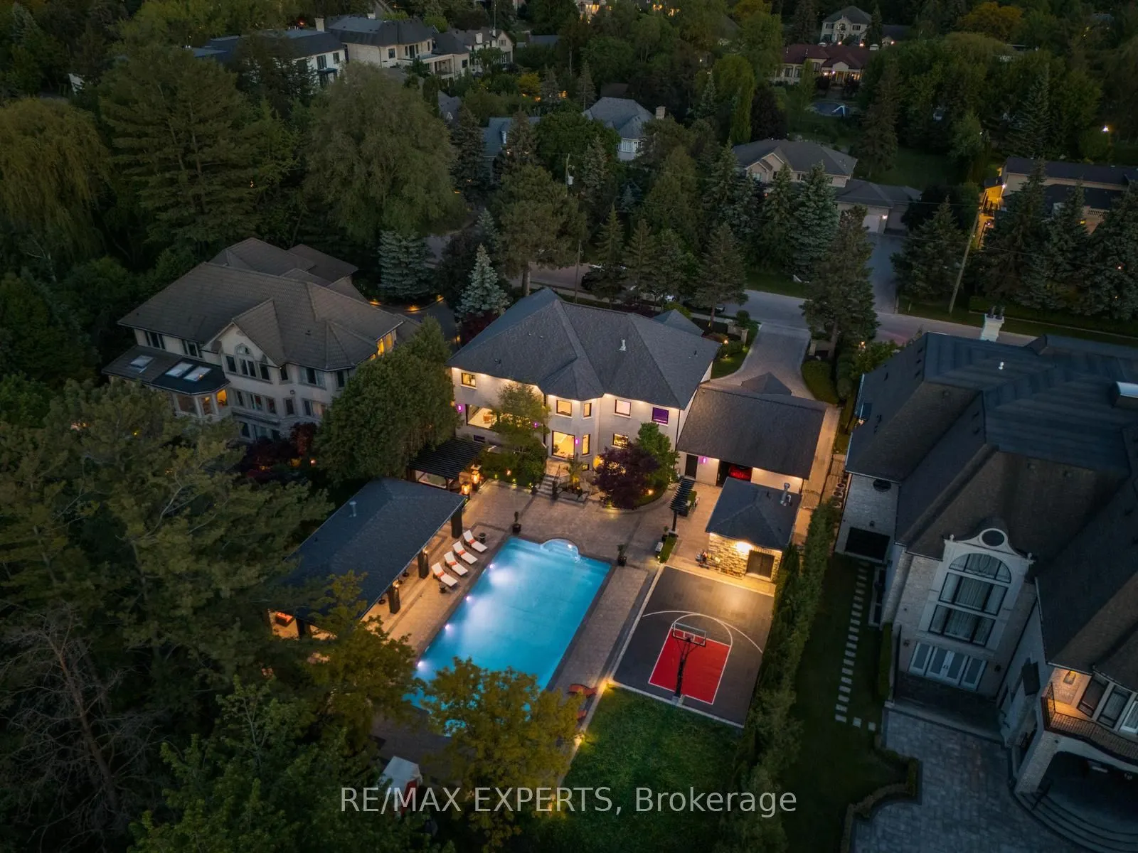 82 Westwood Lane