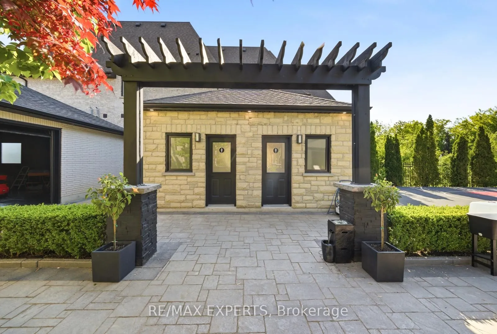 82 Westwood Lane