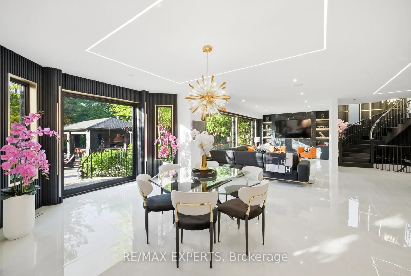 82 Westwood Lane