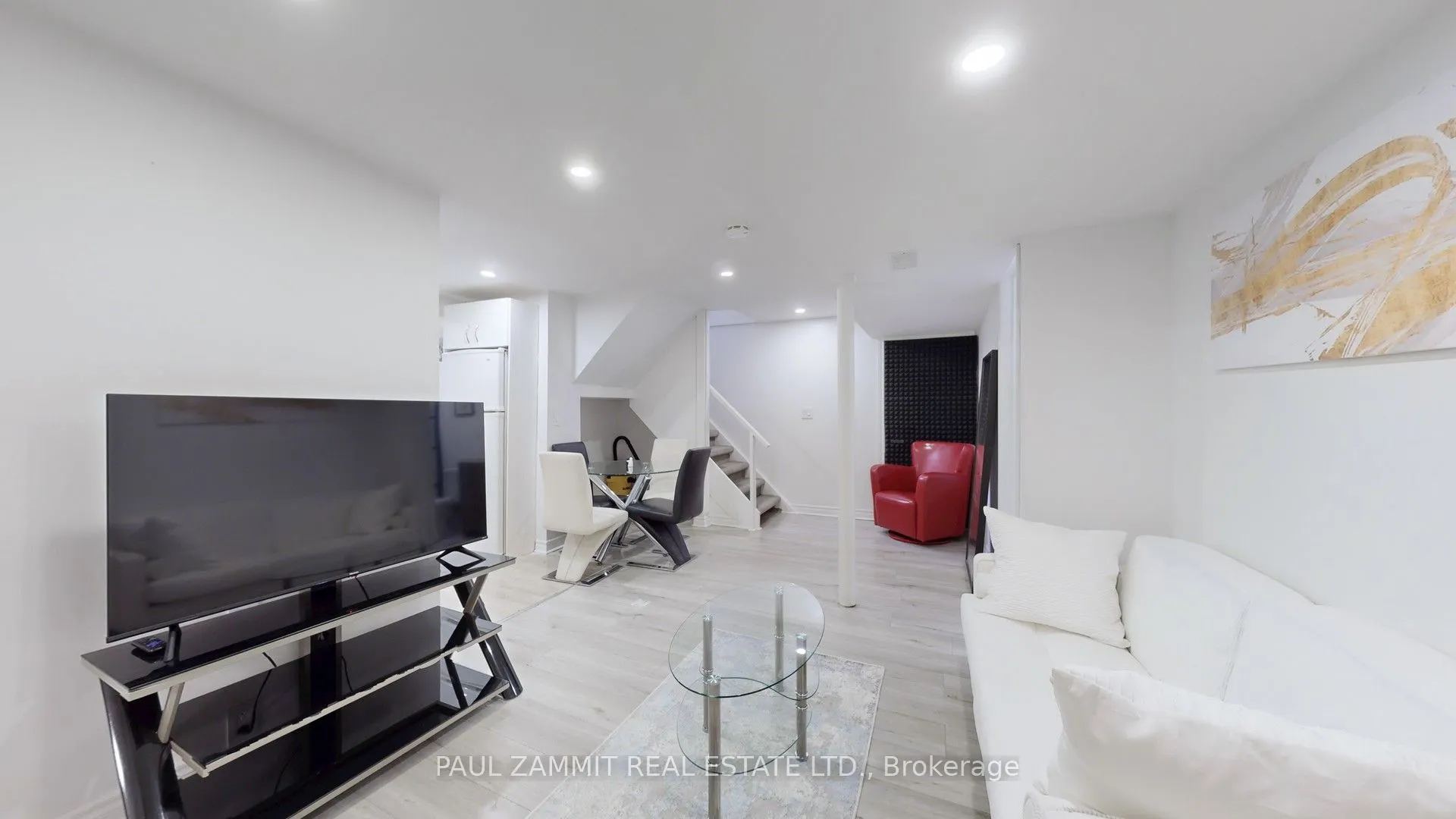 31 Henderson Avenue