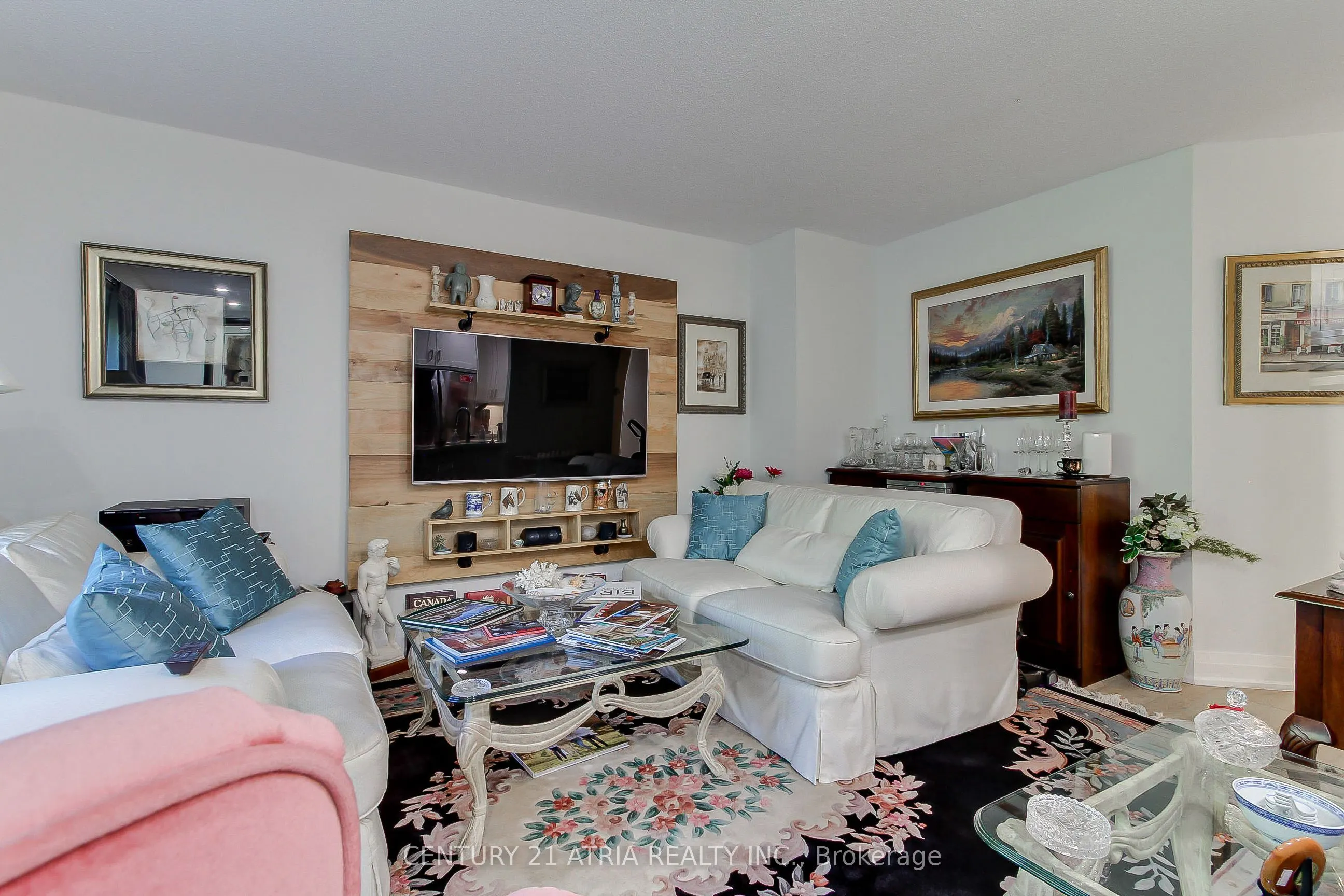 27 Anderson Place #11