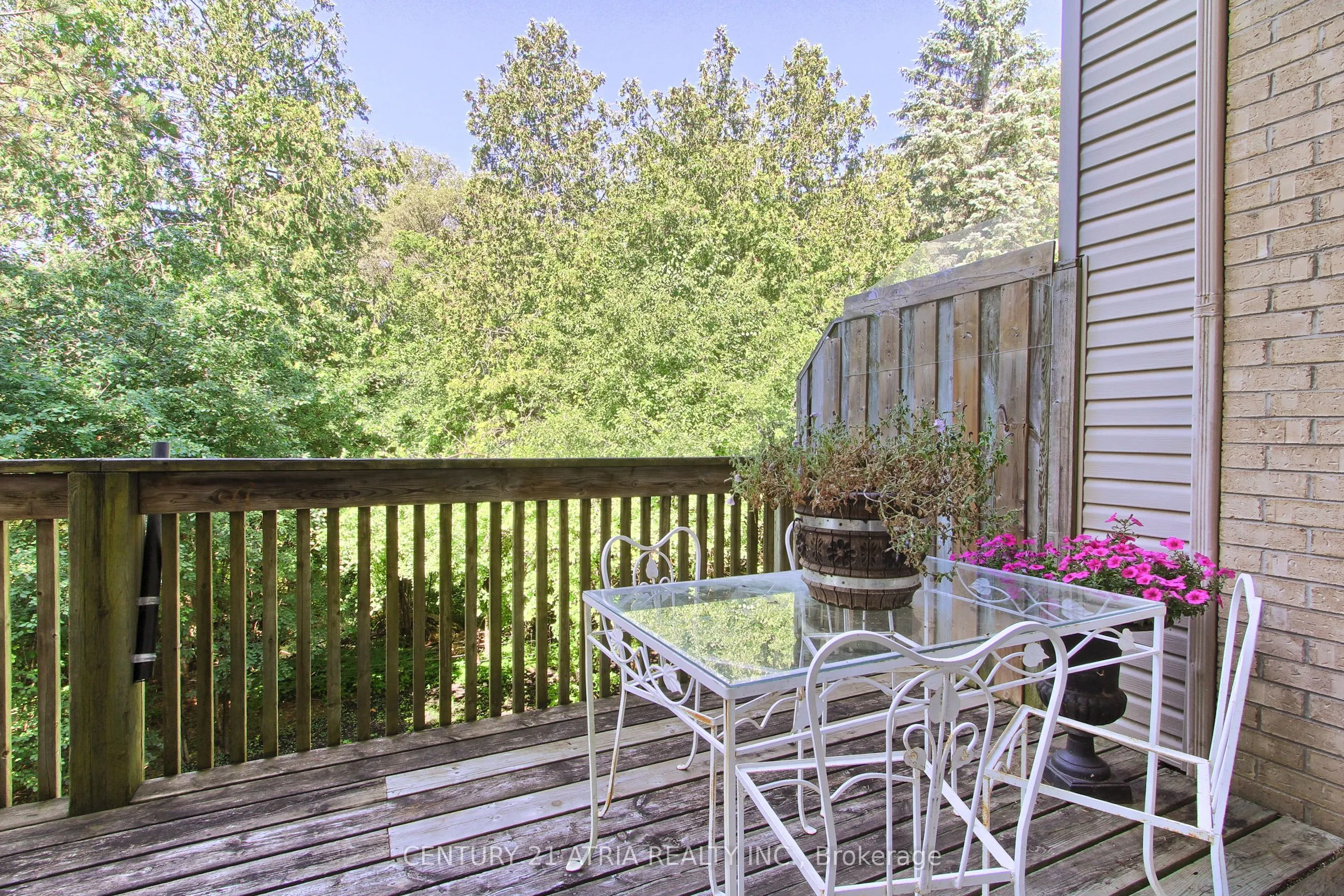 27 Anderson Place #11
