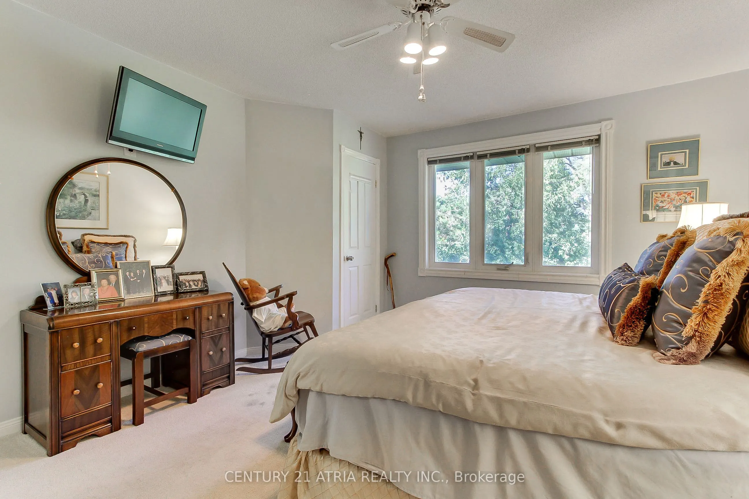 27 Anderson Place #11