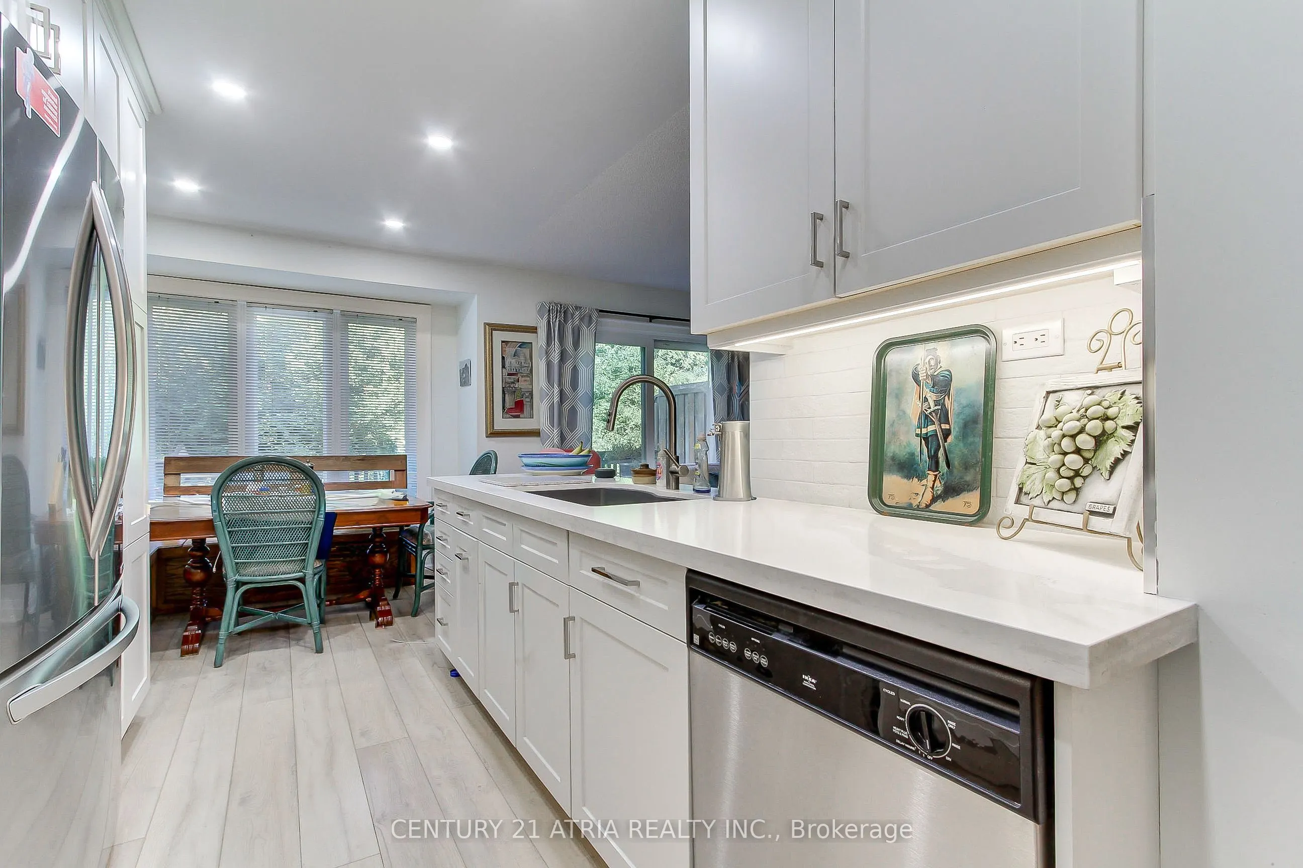 27 Anderson Place #11