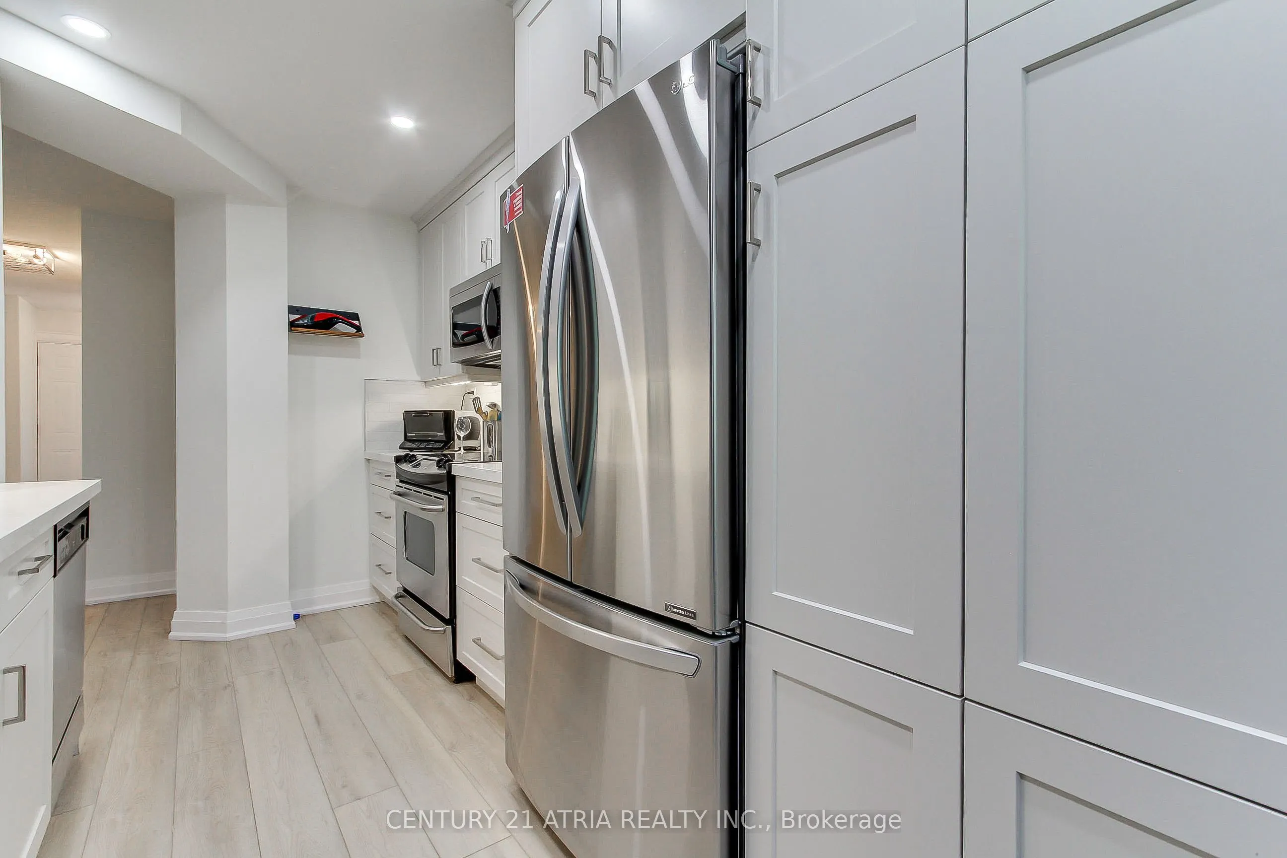 27 Anderson Place #11