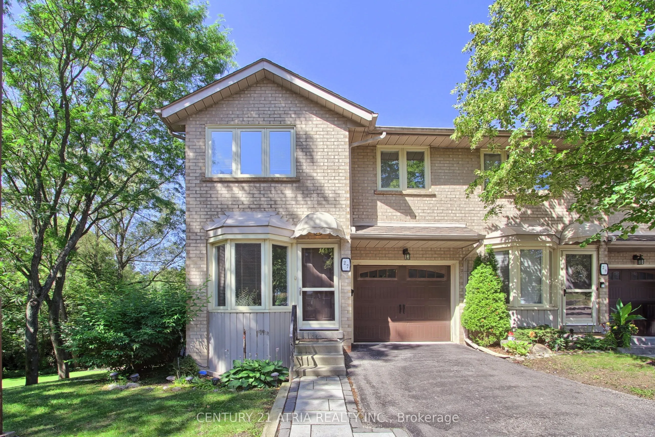27 Anderson Place #11