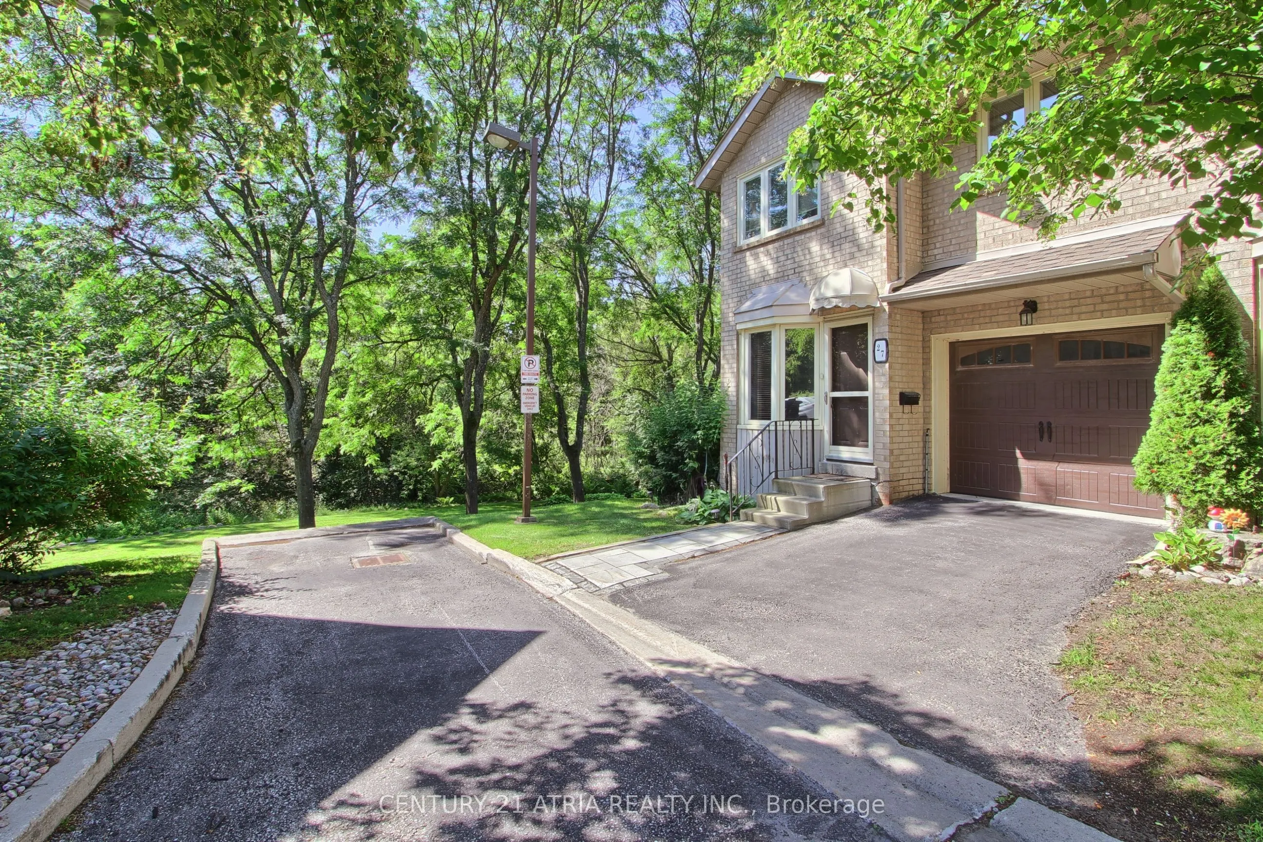 27 Anderson Place #11