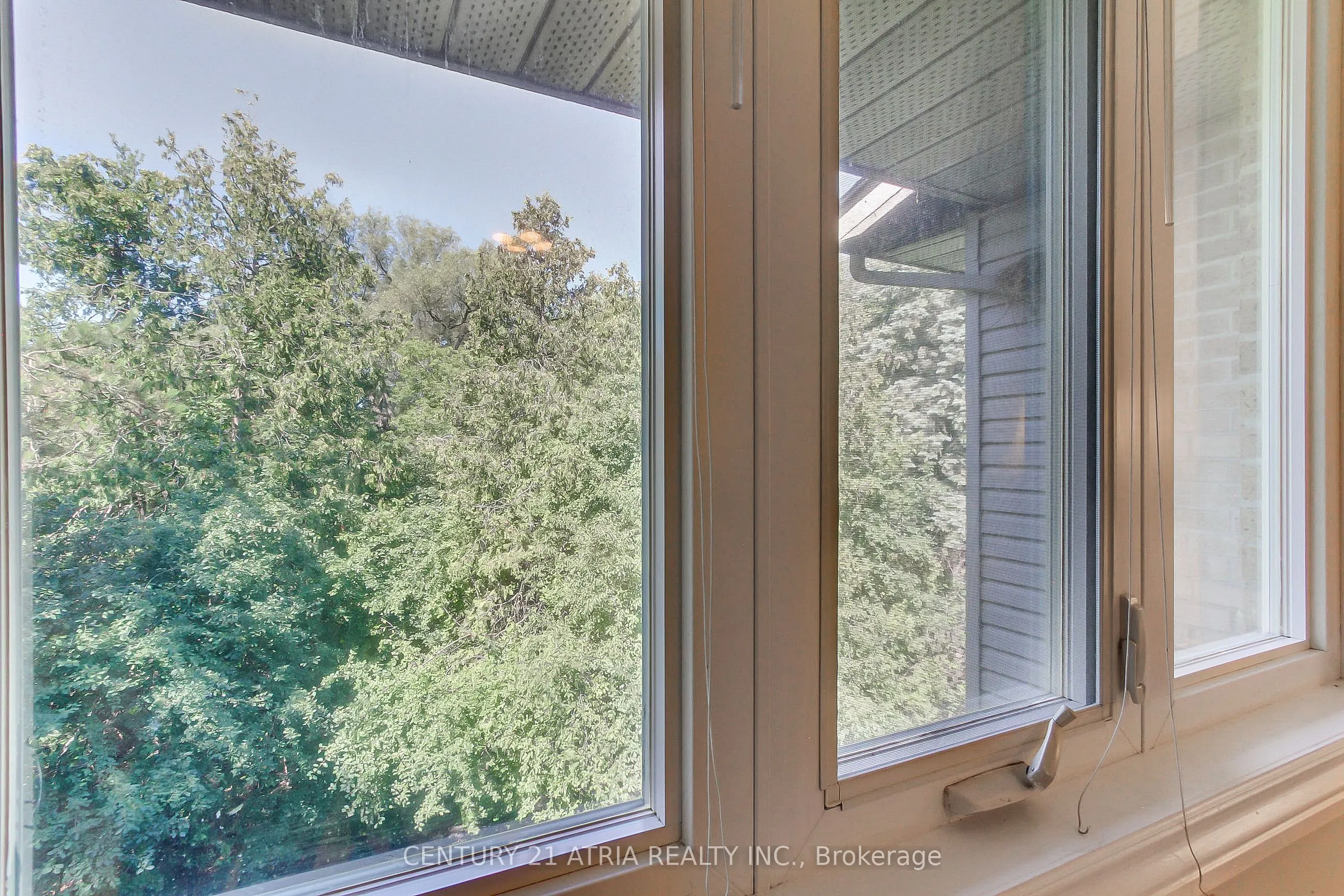 27 Anderson Place #11
