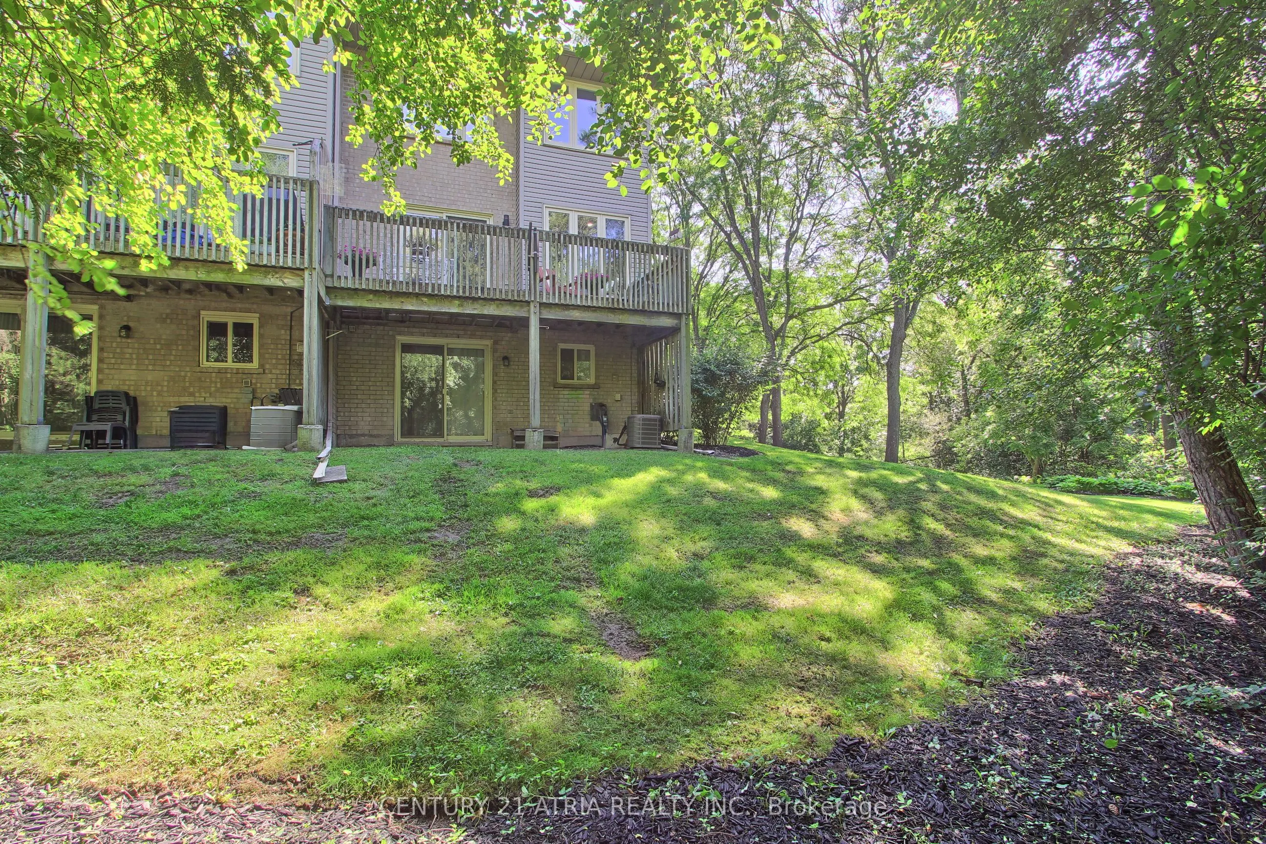27 Anderson Place #11
