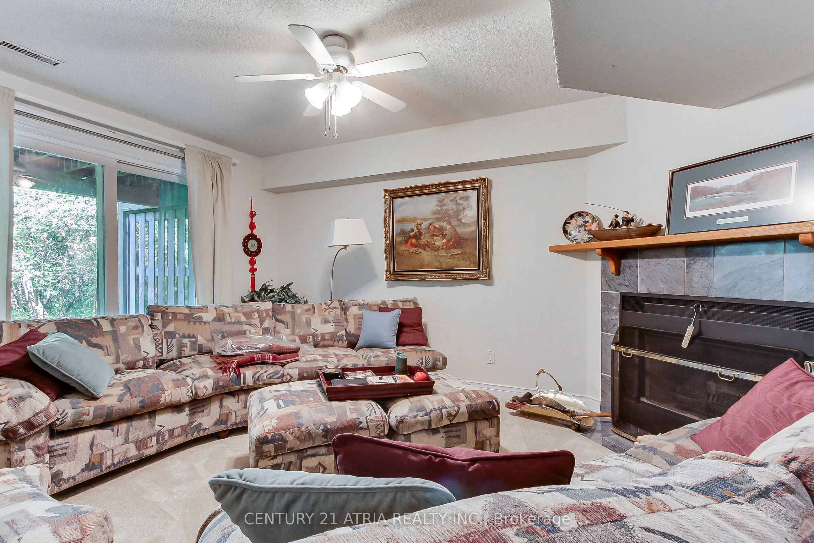 27 Anderson Place #11