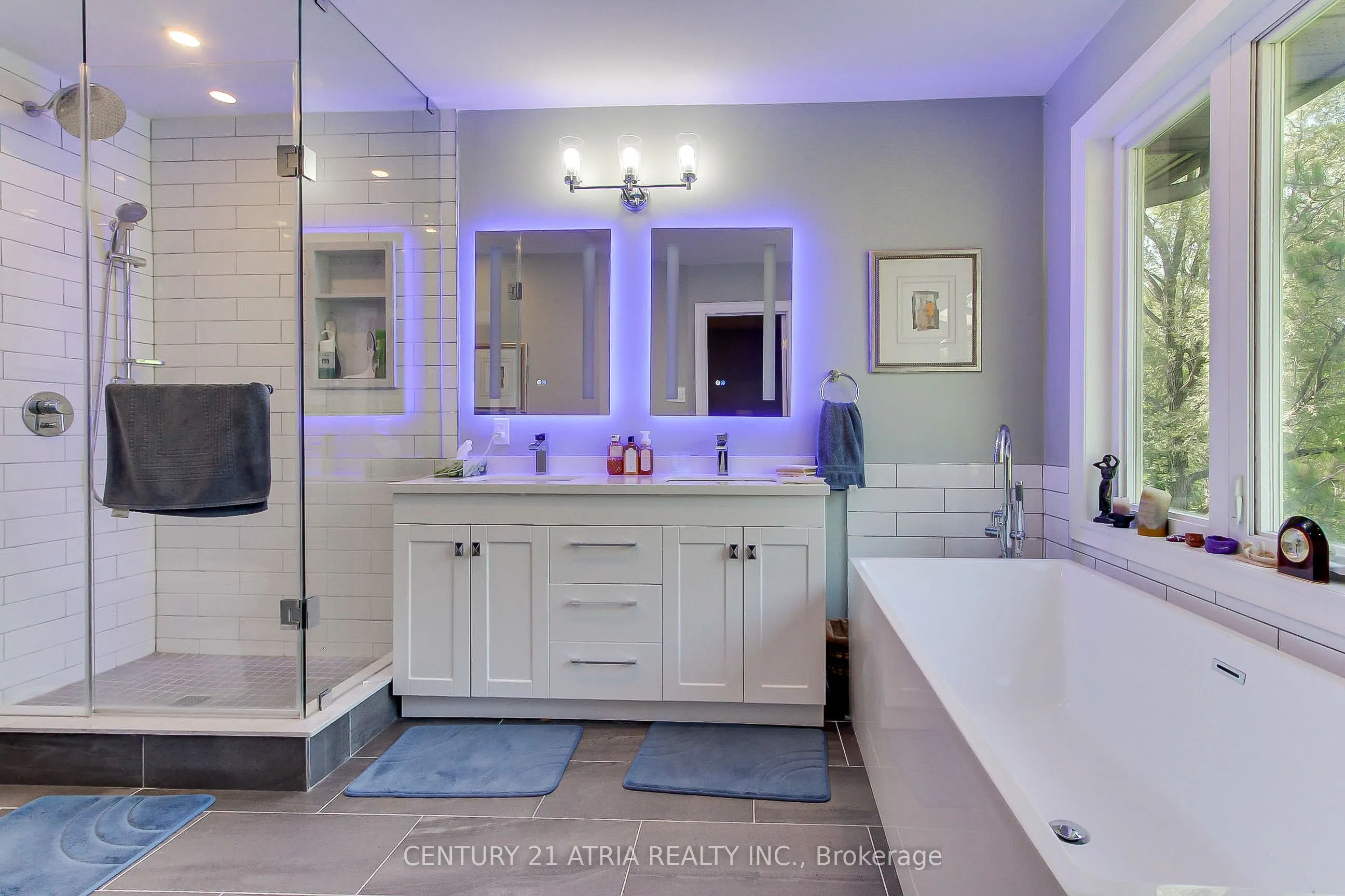 27 Anderson Place #11