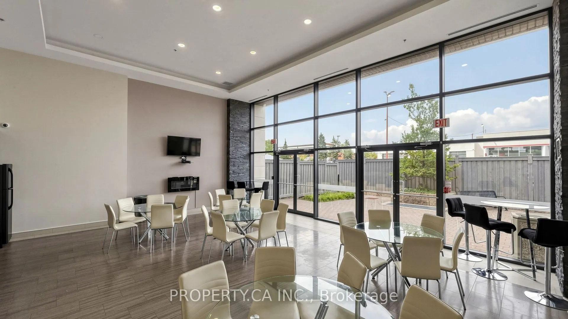 24 Woodstream Boulevard #516