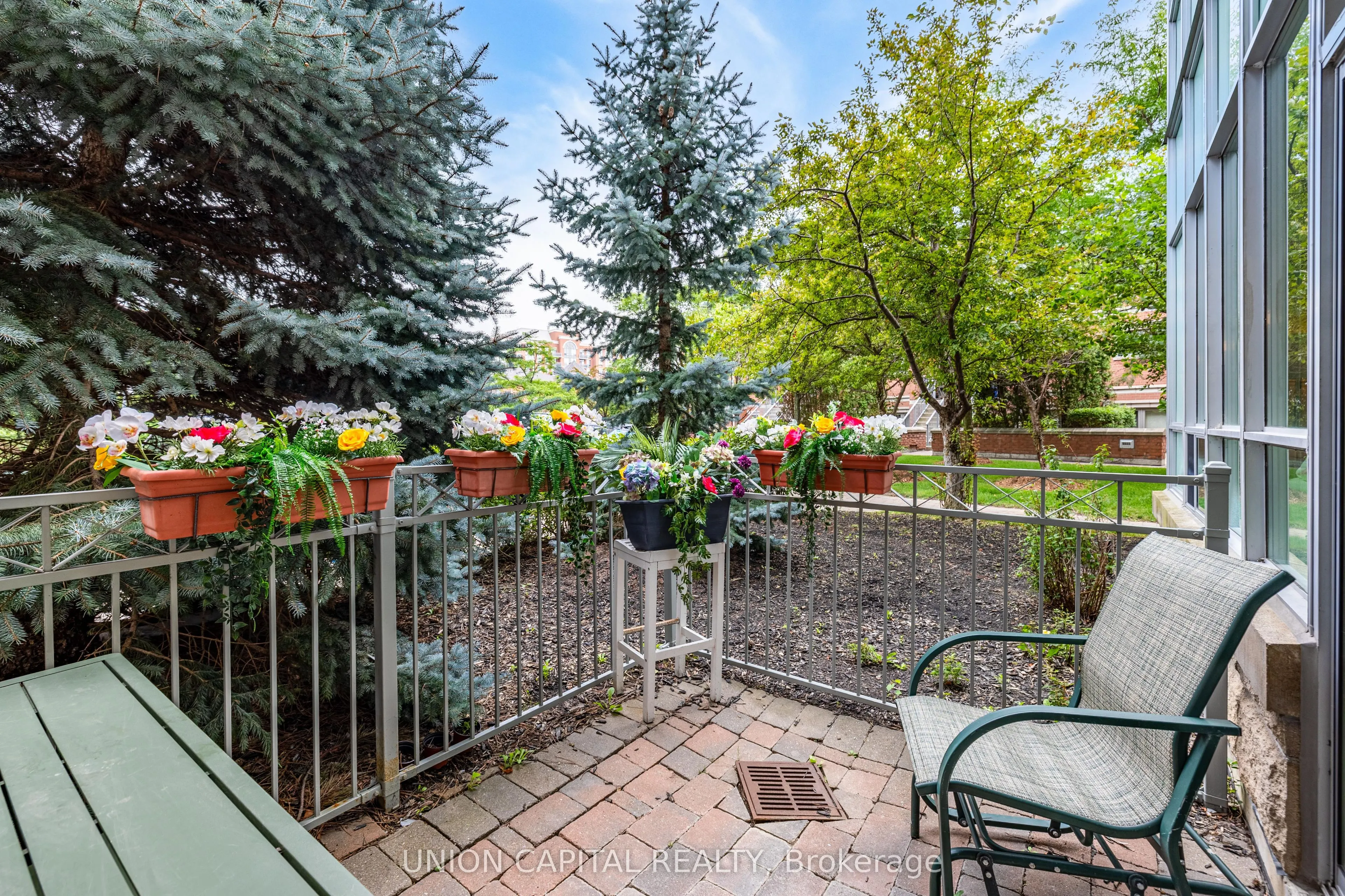 48 Suncrest Boulevard #102
