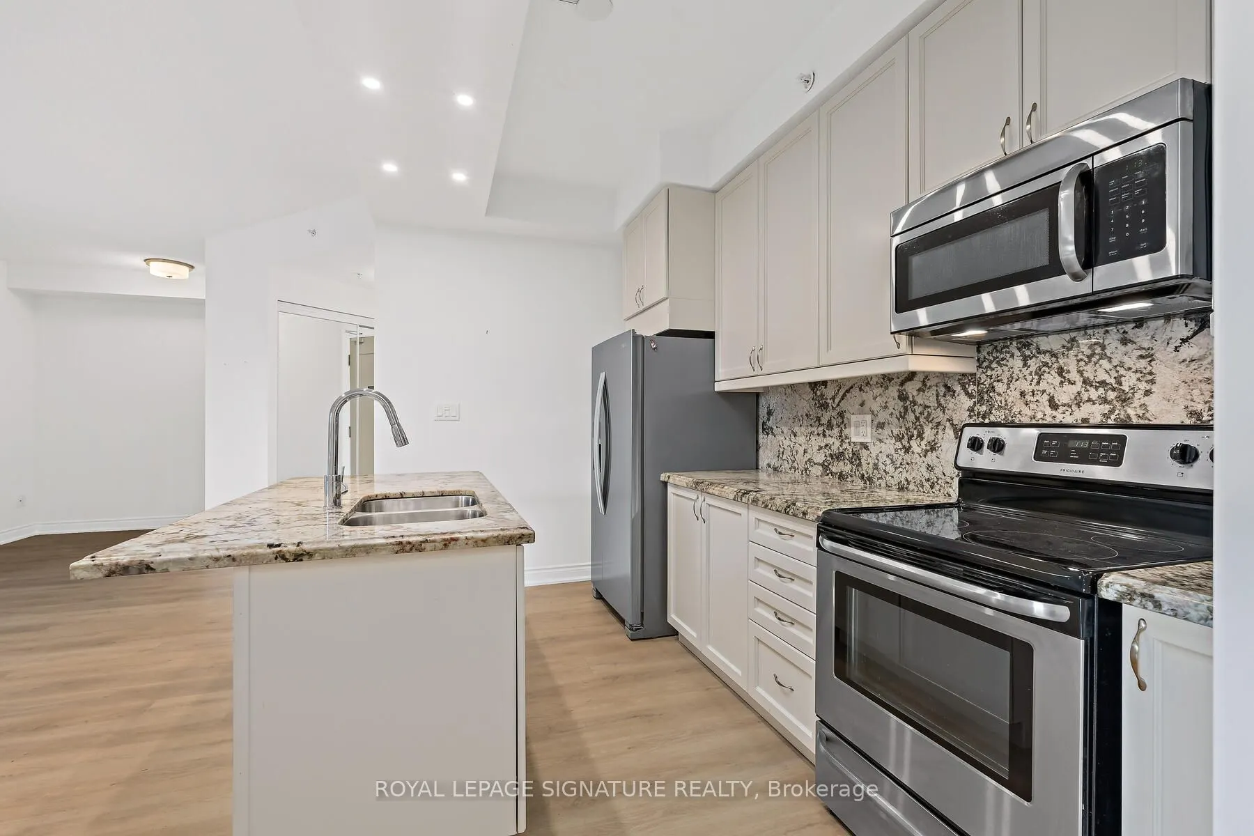 2396 Major Mackenzie Drive W #220