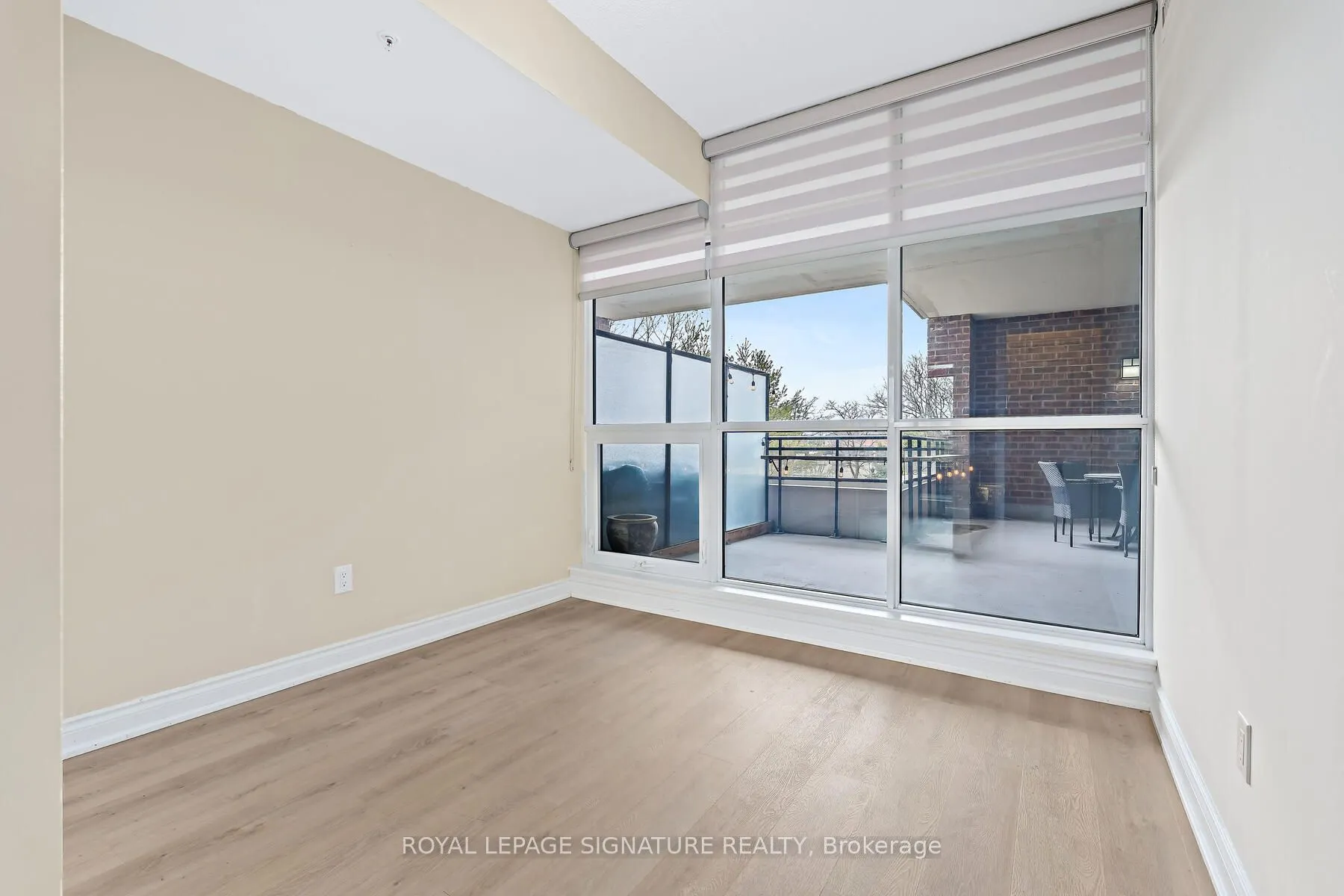 2396 Major Mackenzie Drive W #220