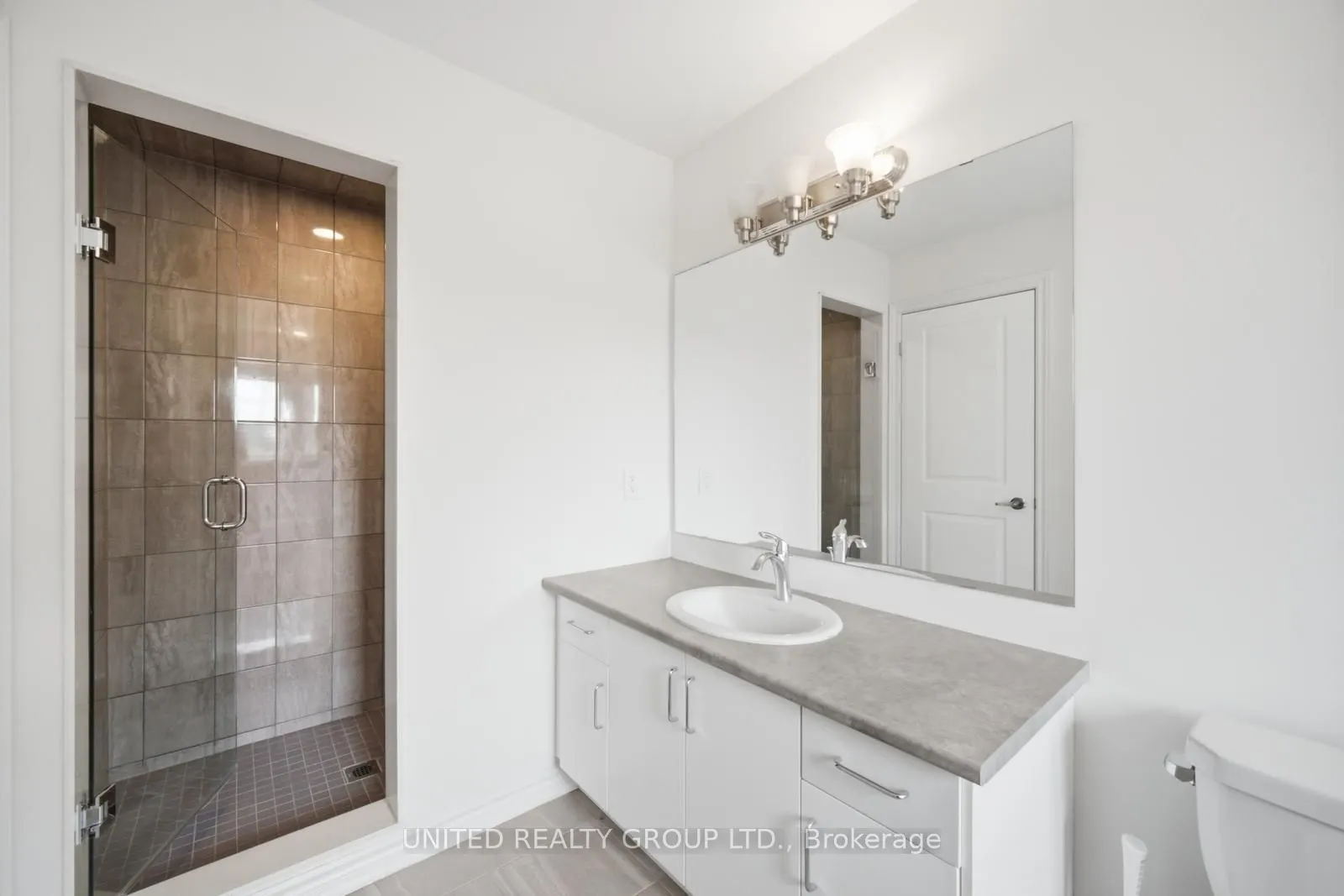 2150 Speare Court
