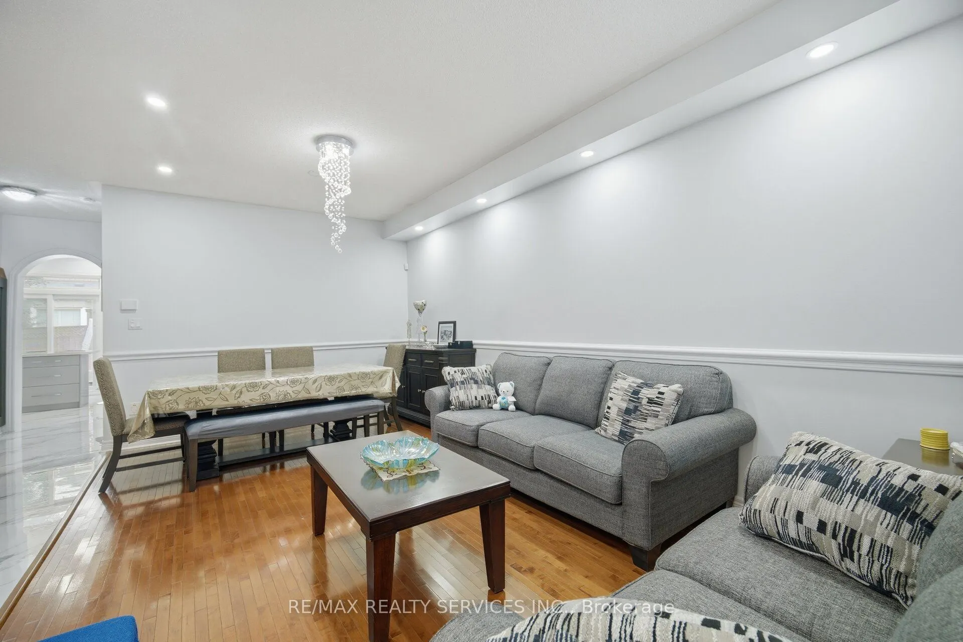 45 Skylark Drive