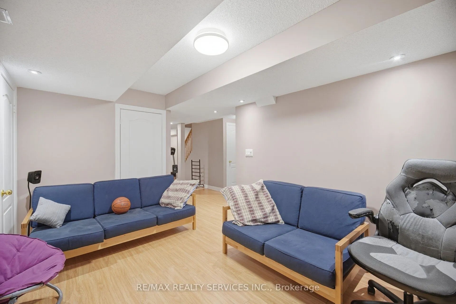 45 Skylark Drive