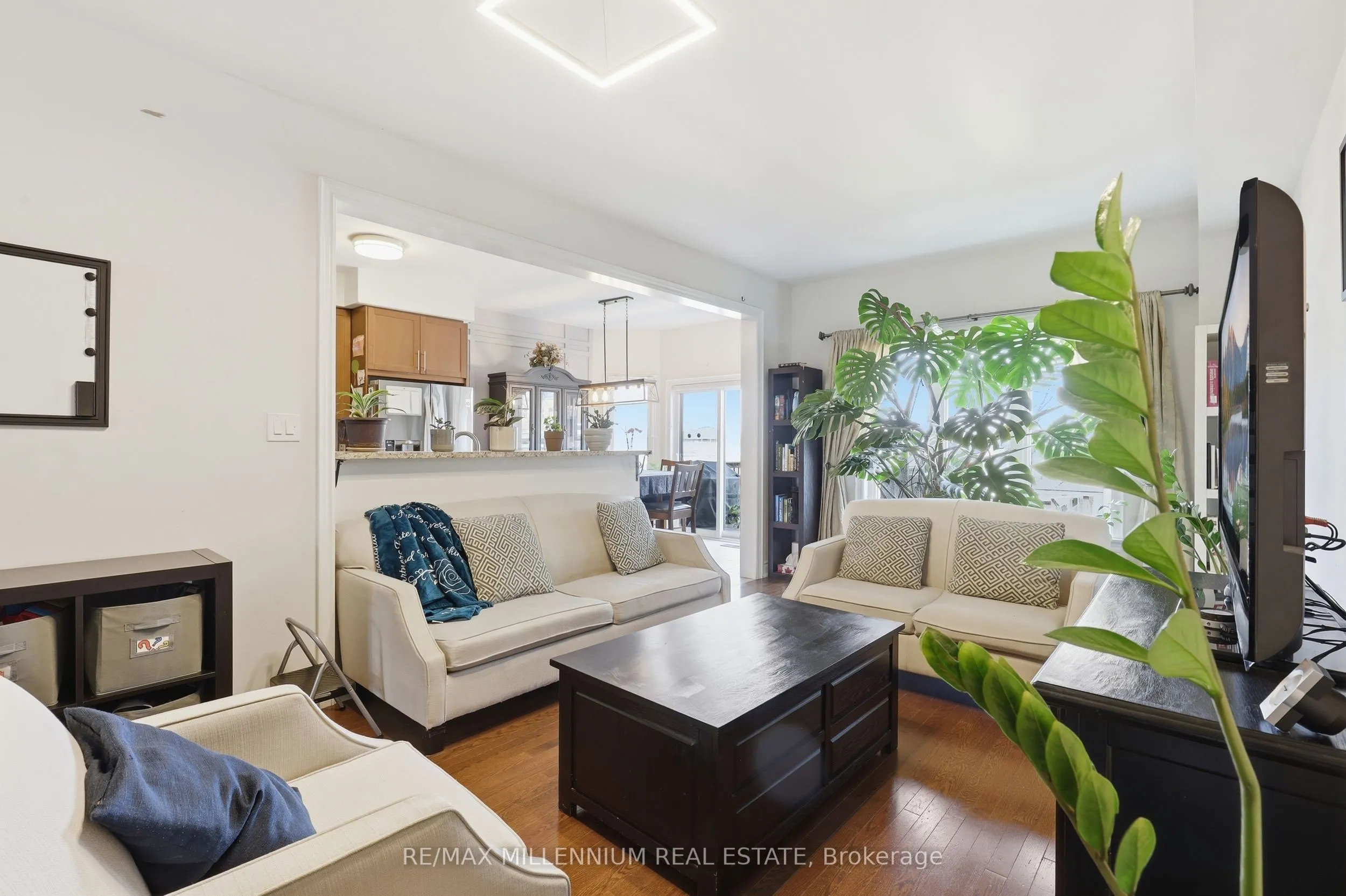 296 Miller Park Avenue