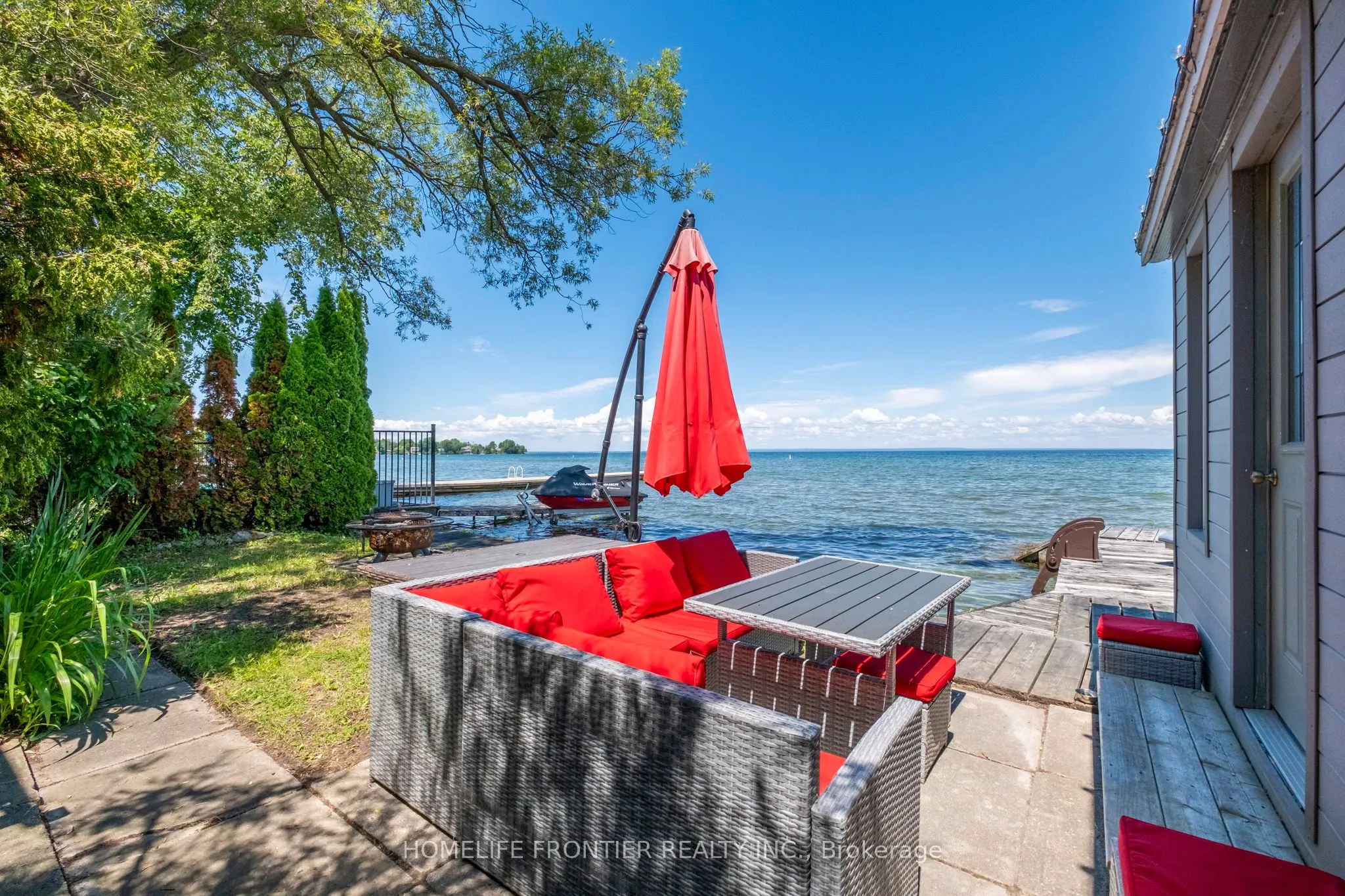 813 Lake Drive E