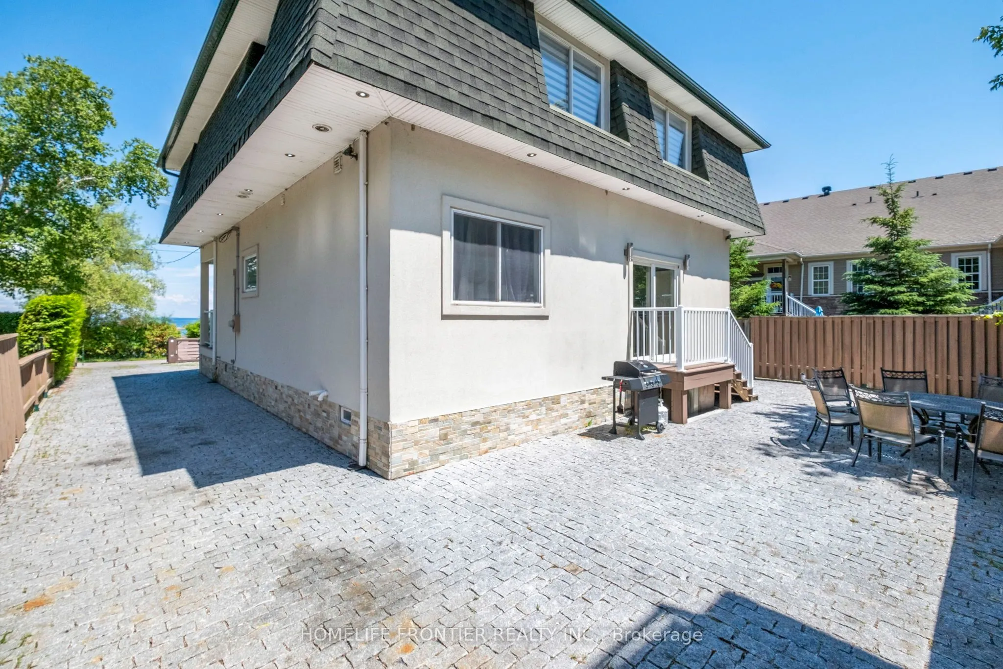 813 Lake Drive E