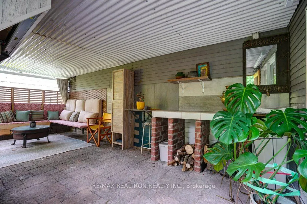 121 Riverglen Drive