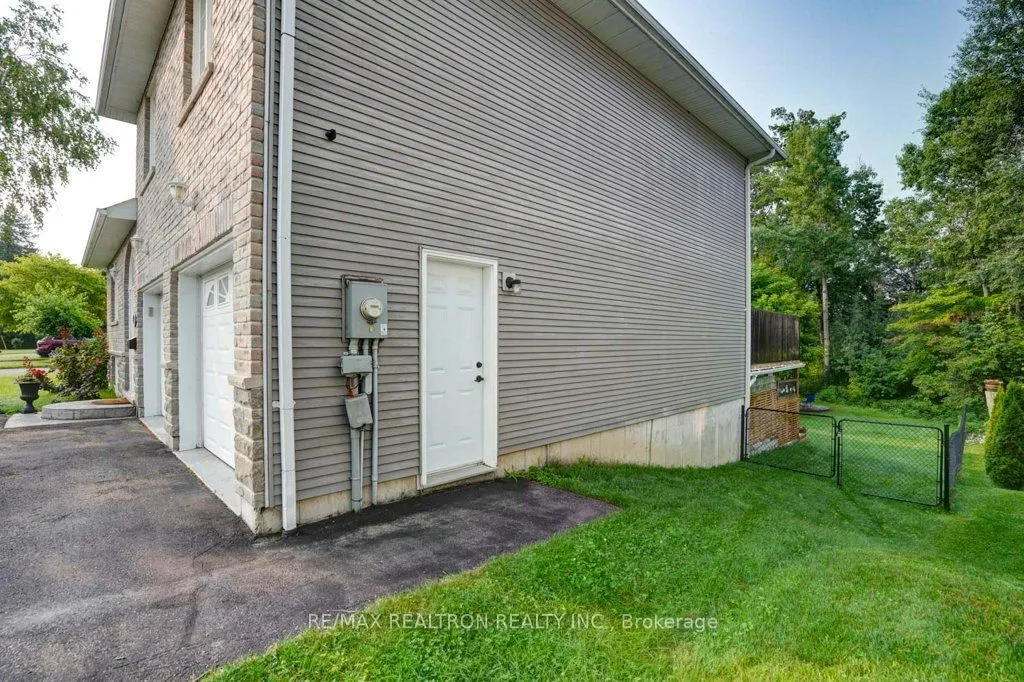 121 Riverglen Drive