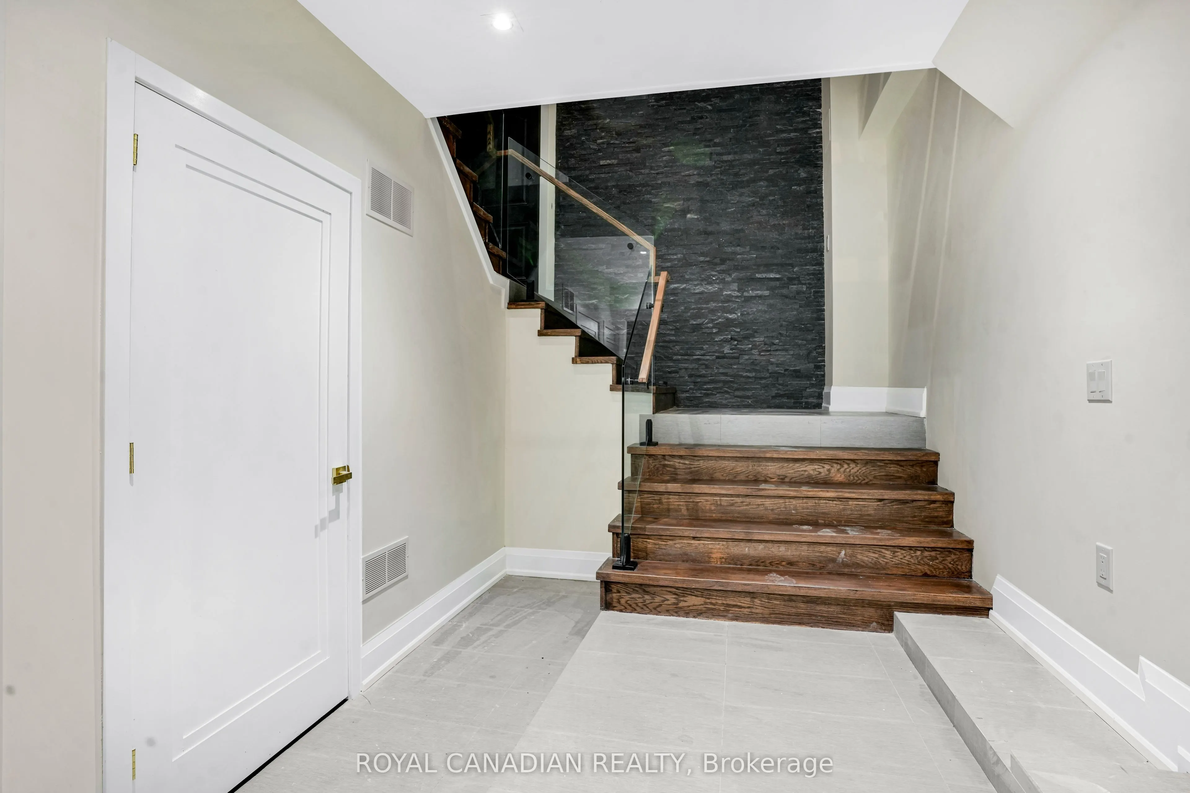 15 Glenview Heights Lane