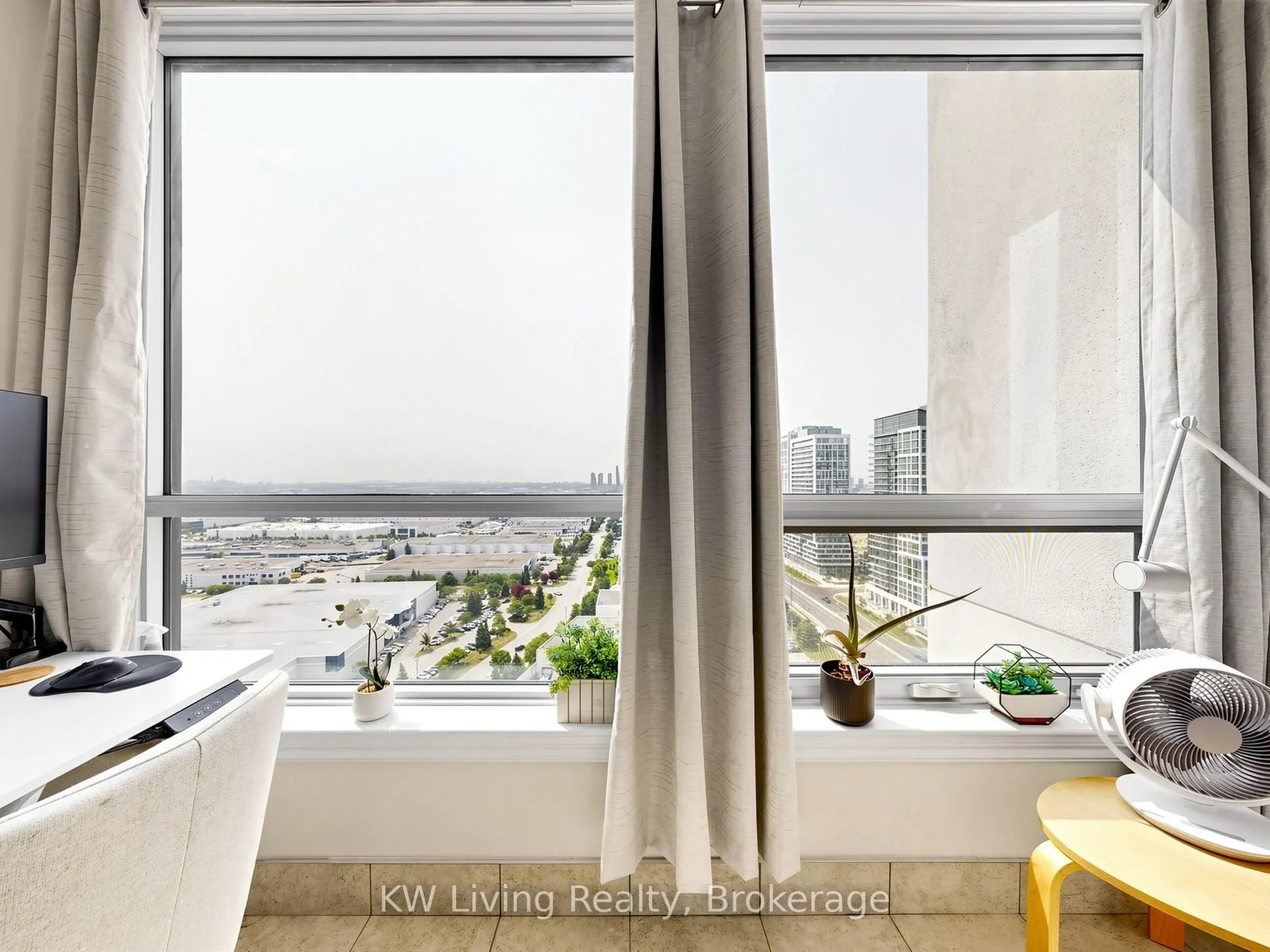 9075 Jane Street #2104