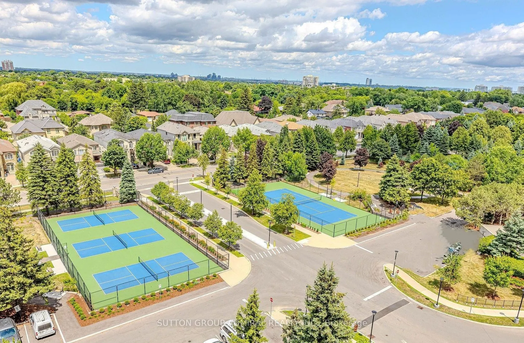 7 Townsgate Drive #604