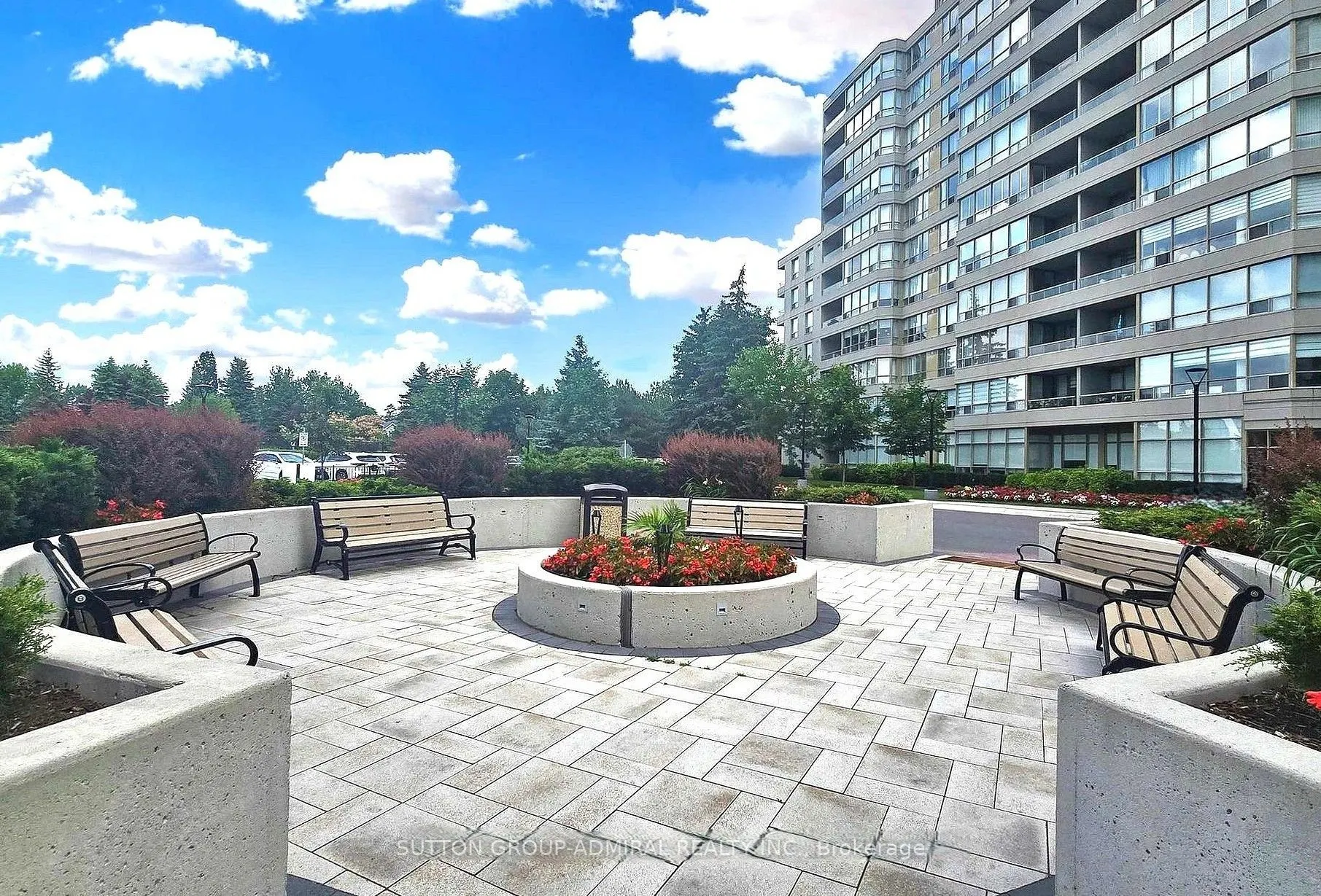 7 Townsgate Drive #604
