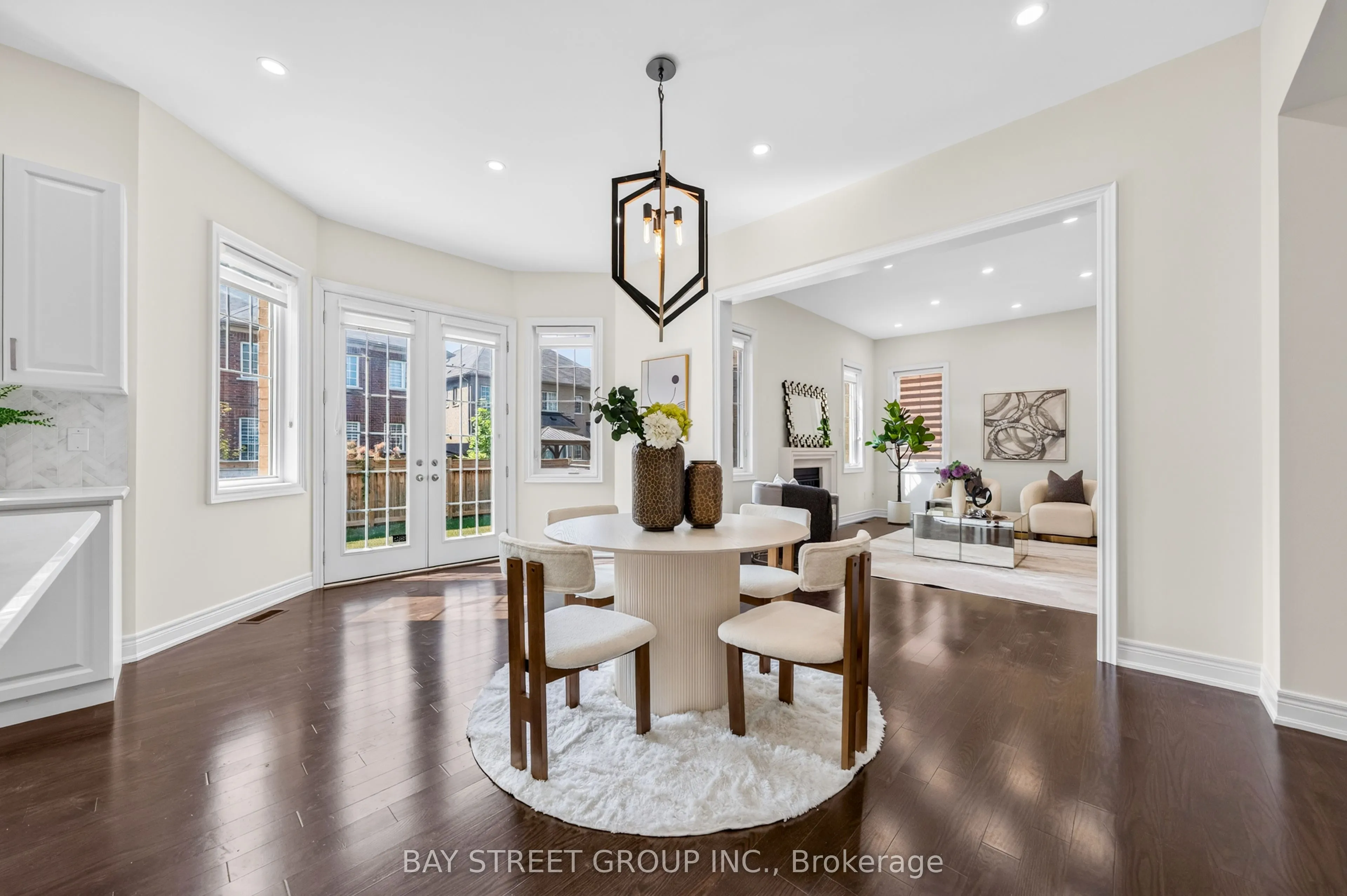 31 Woodgate Pines Drive