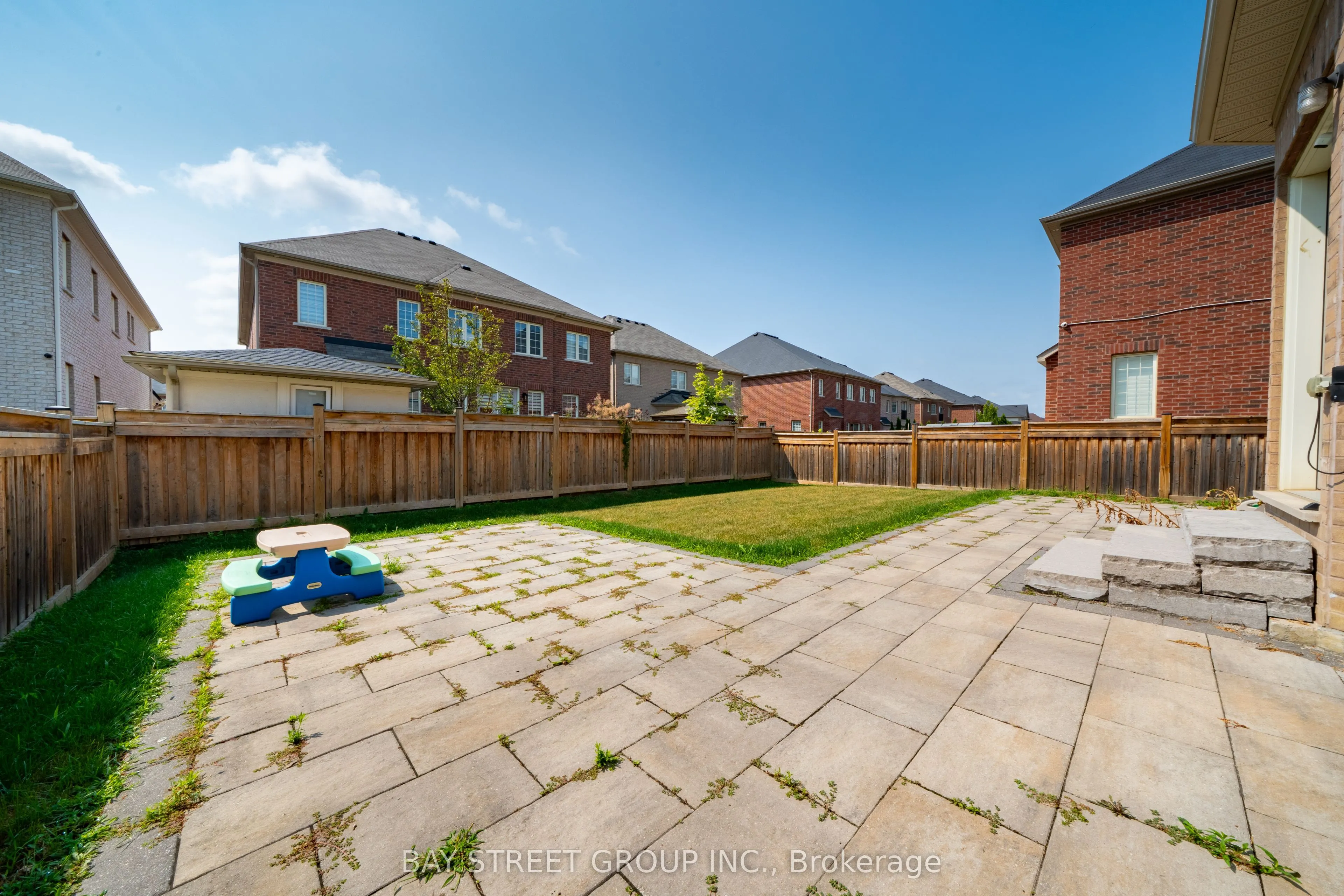 31 Woodgate Pines Drive