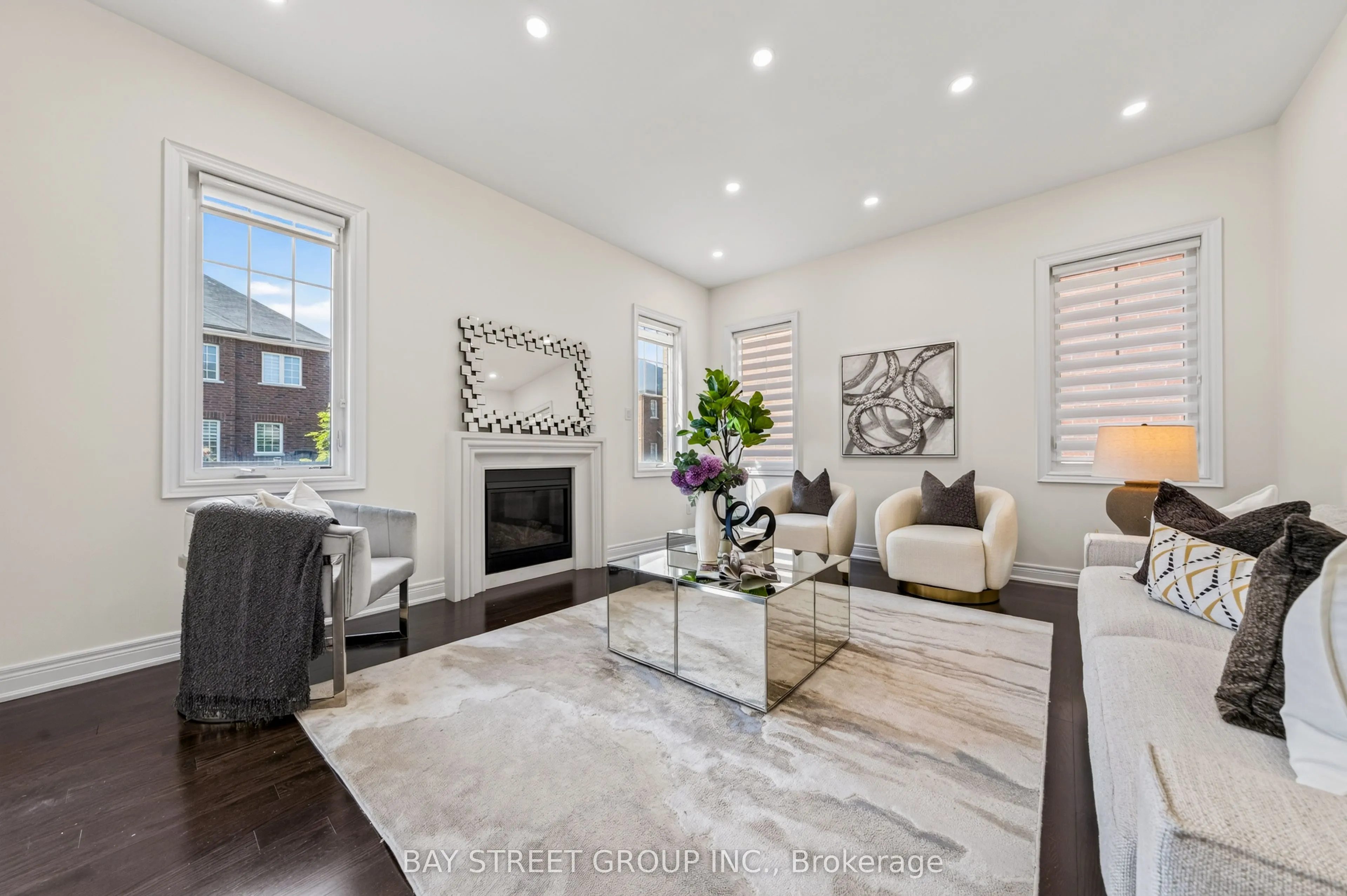 31 Woodgate Pines Drive