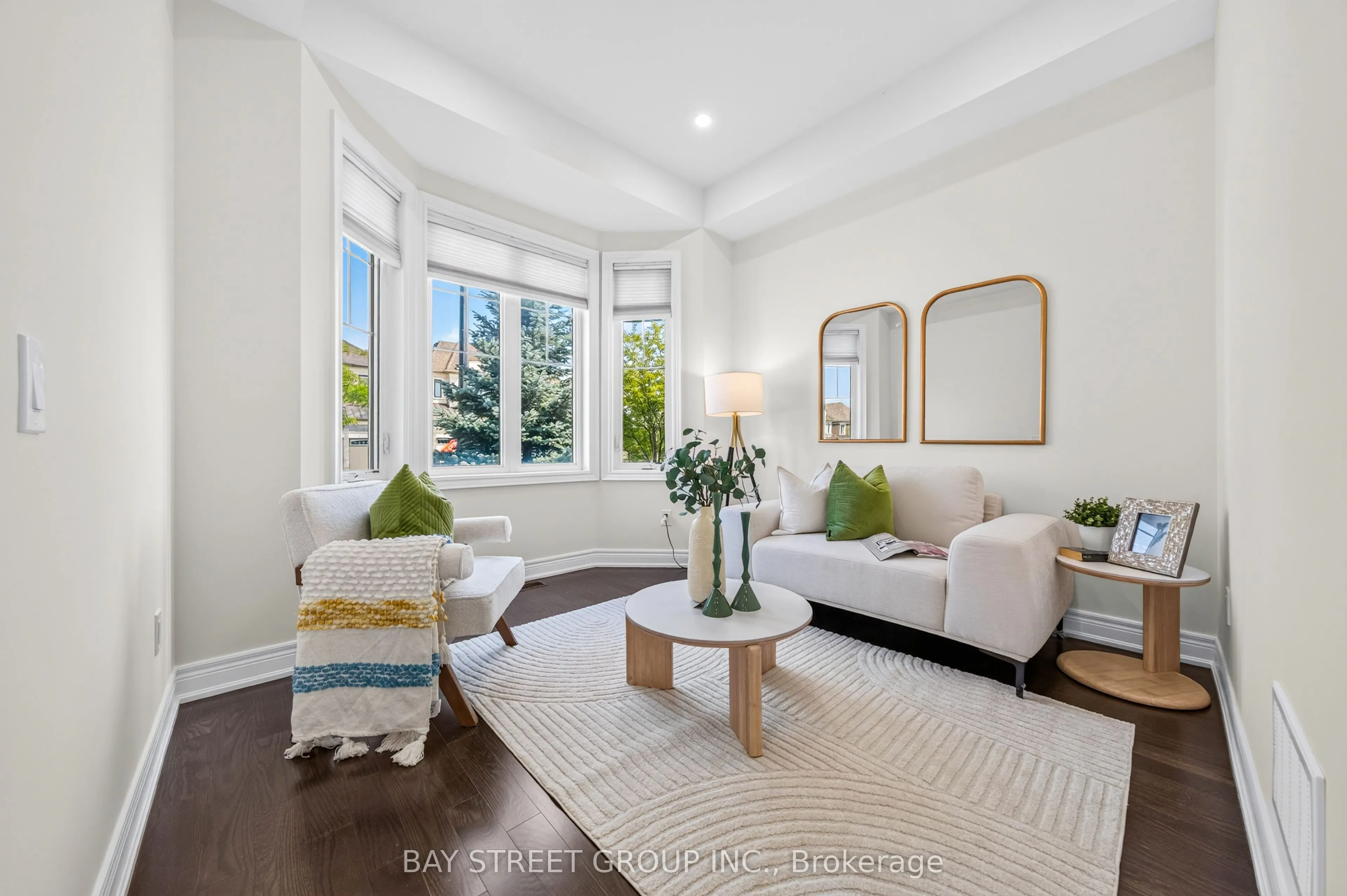31 Woodgate Pines Drive