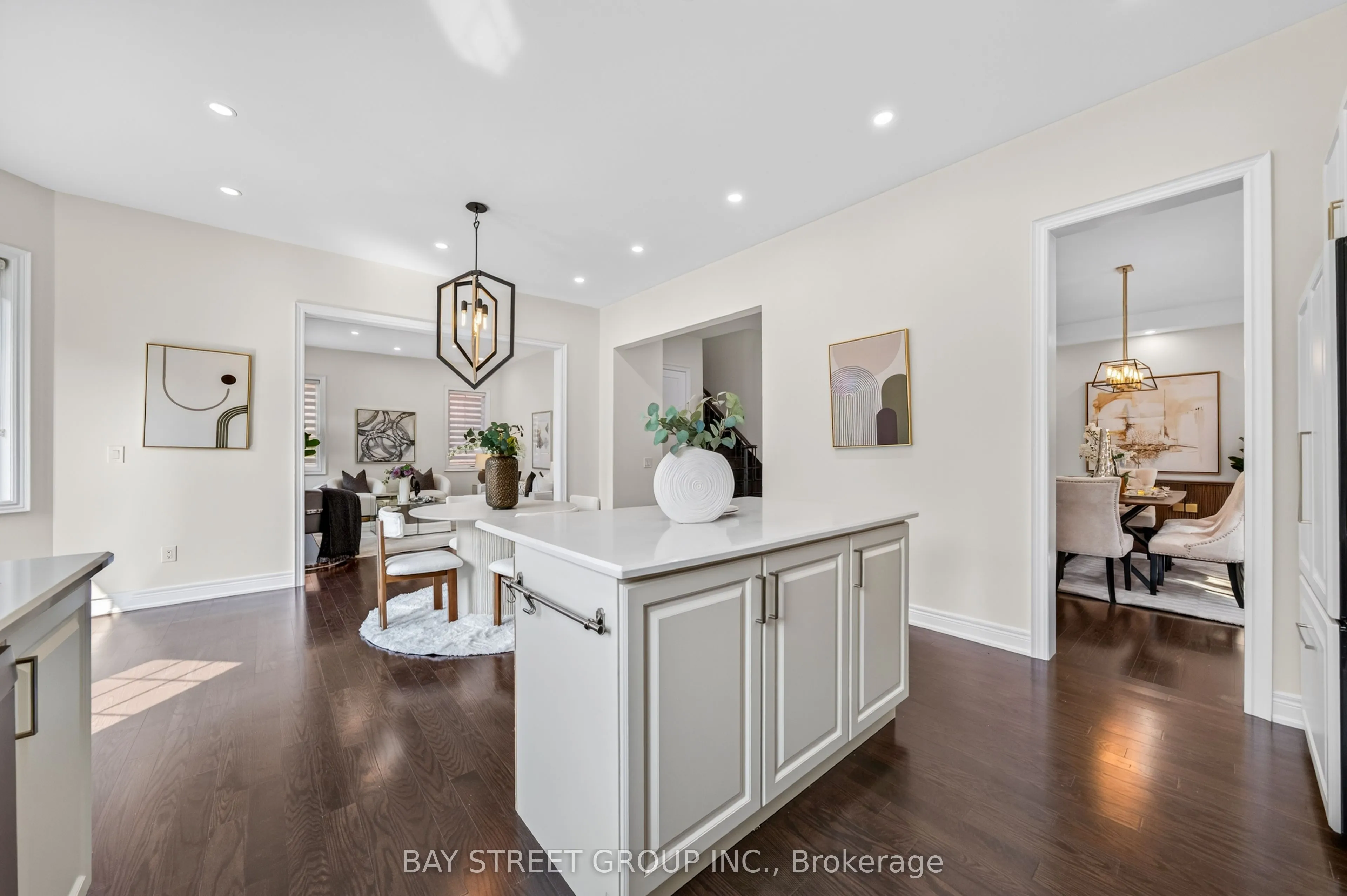 31 Woodgate Pines Drive