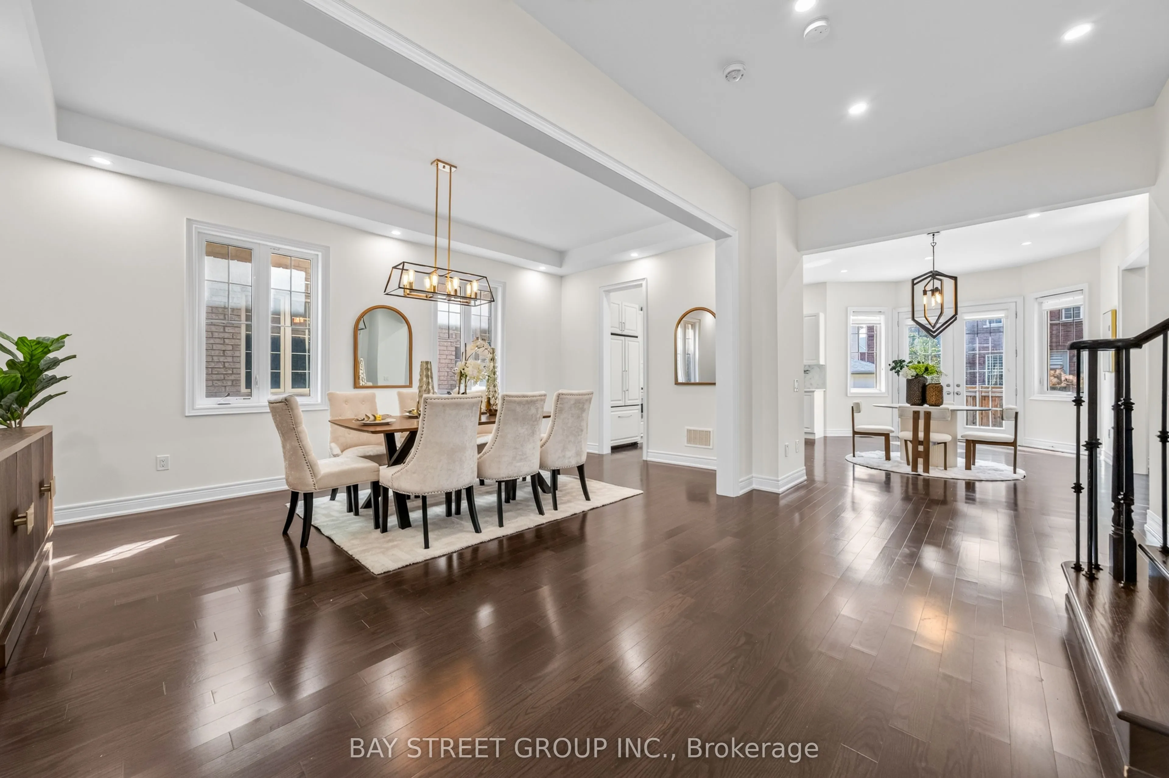 31 Woodgate Pines Drive