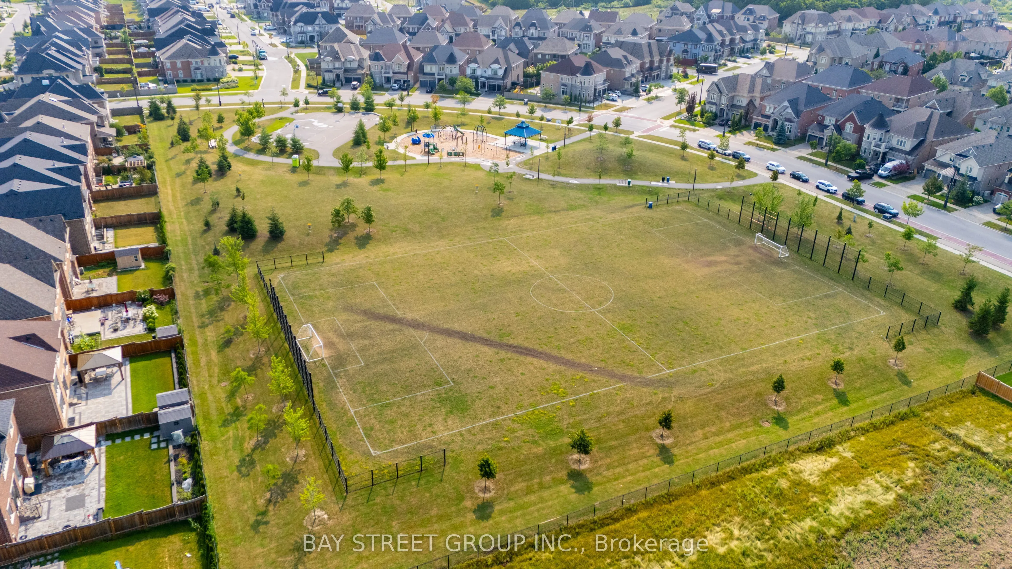 31 Woodgate Pines Drive