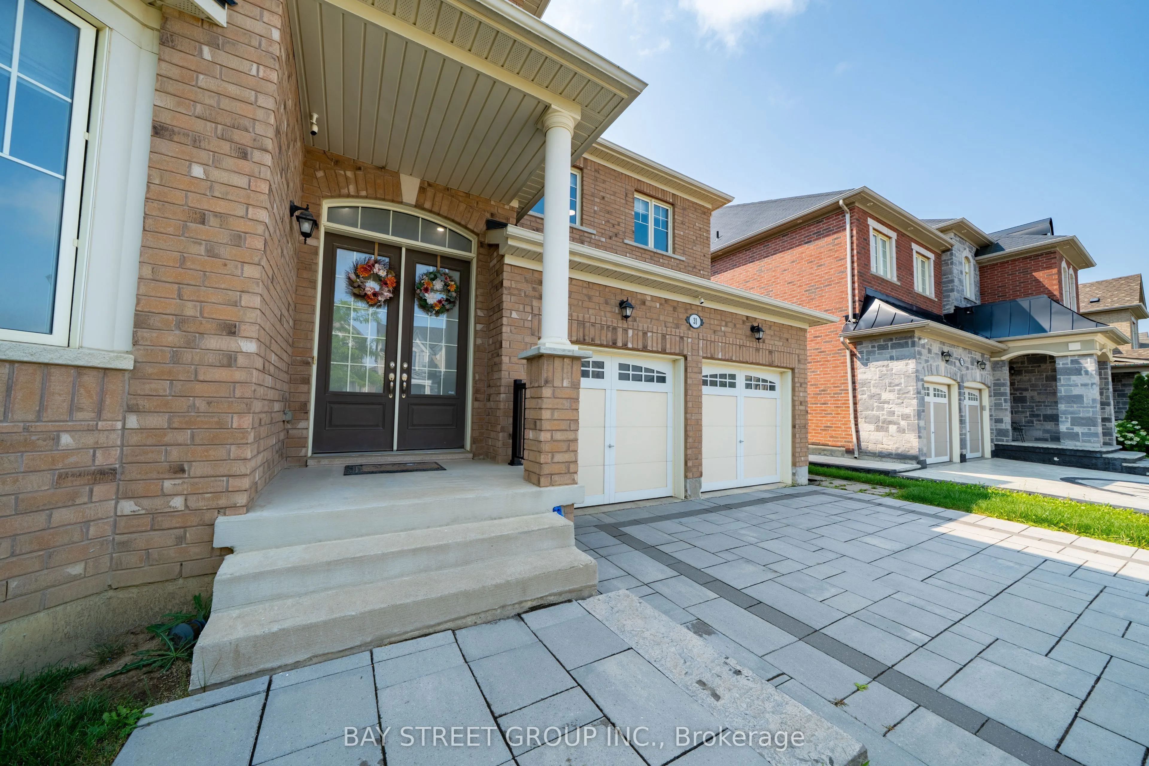 31 Woodgate Pines Drive