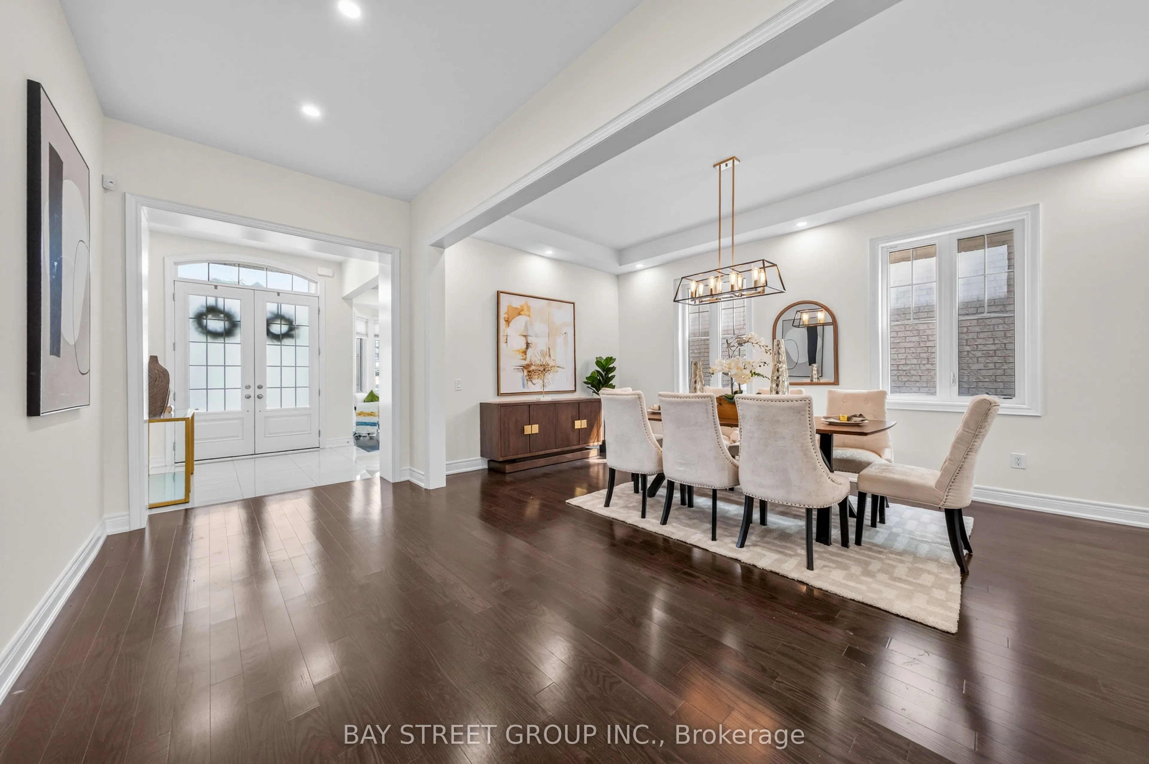 31 Woodgate Pines Drive