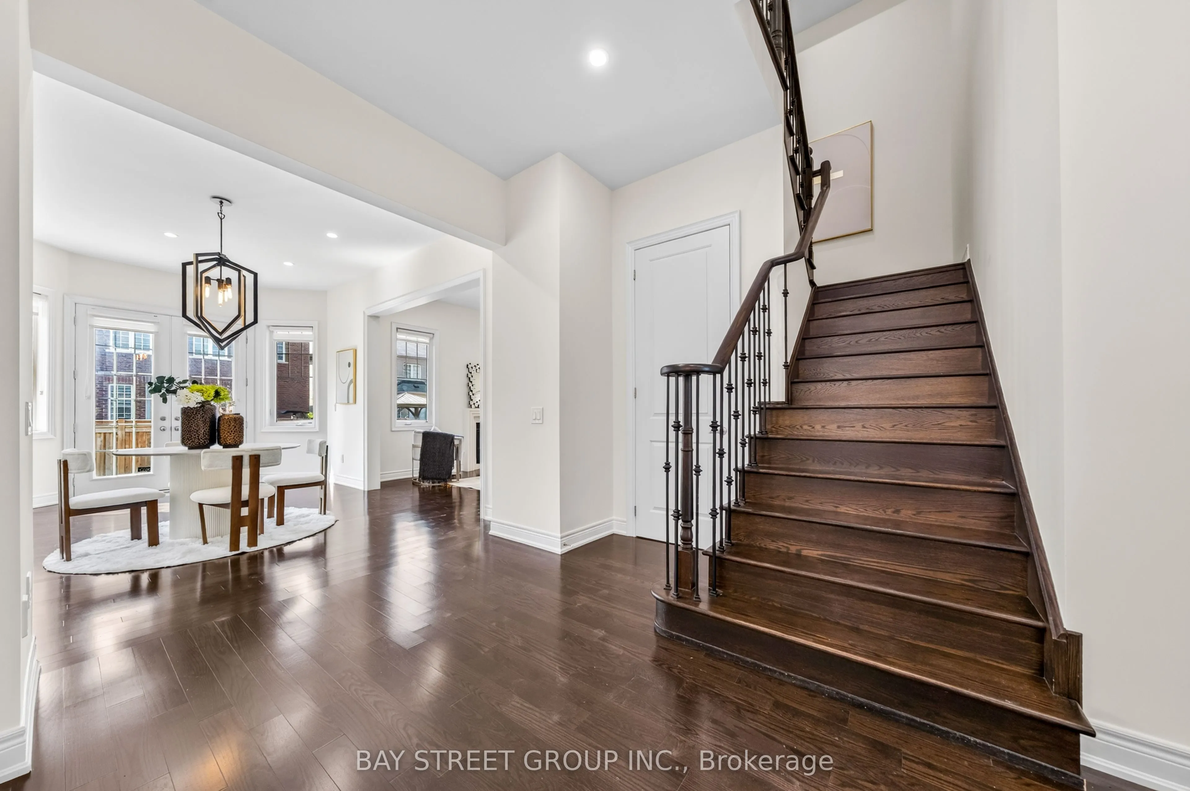 31 Woodgate Pines Drive